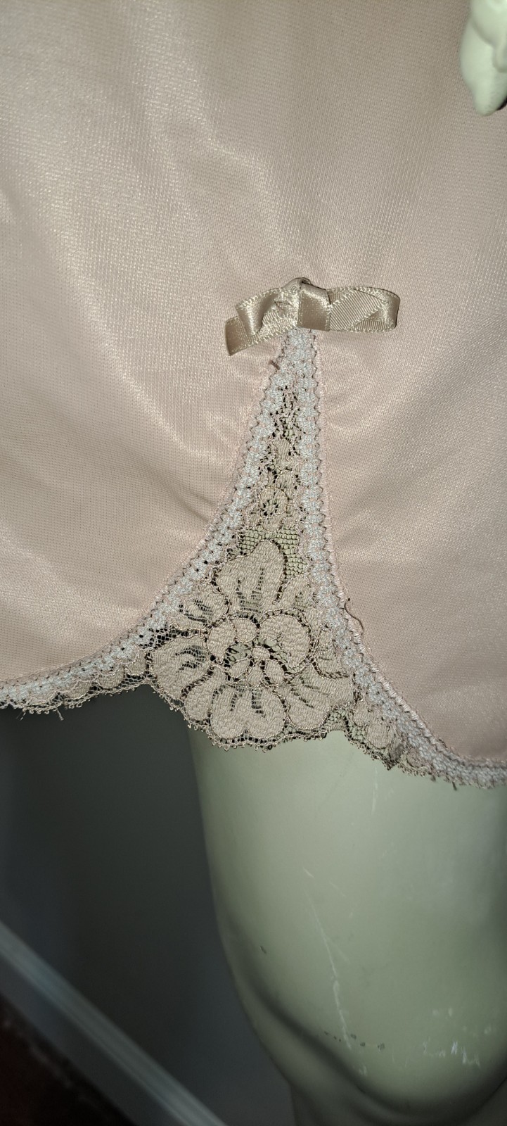 Vtg Warners Dark Nude Beige Full Slip 34 Short Swishy Taffeta Lingerie
