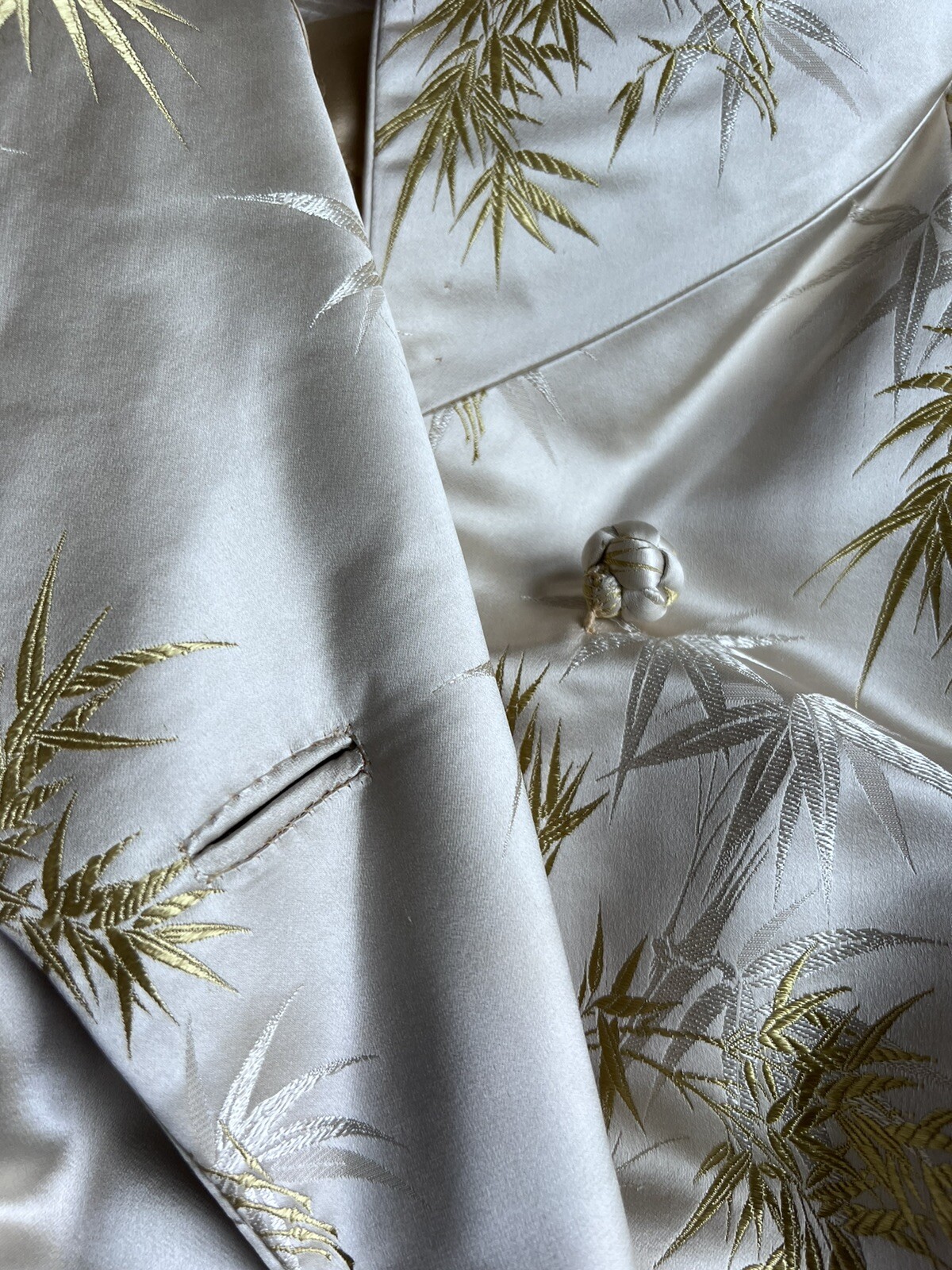 1950s Custom Sewn SATIN Ivory Swing Coat Embroidered Lining HONG KONG SZ M-L