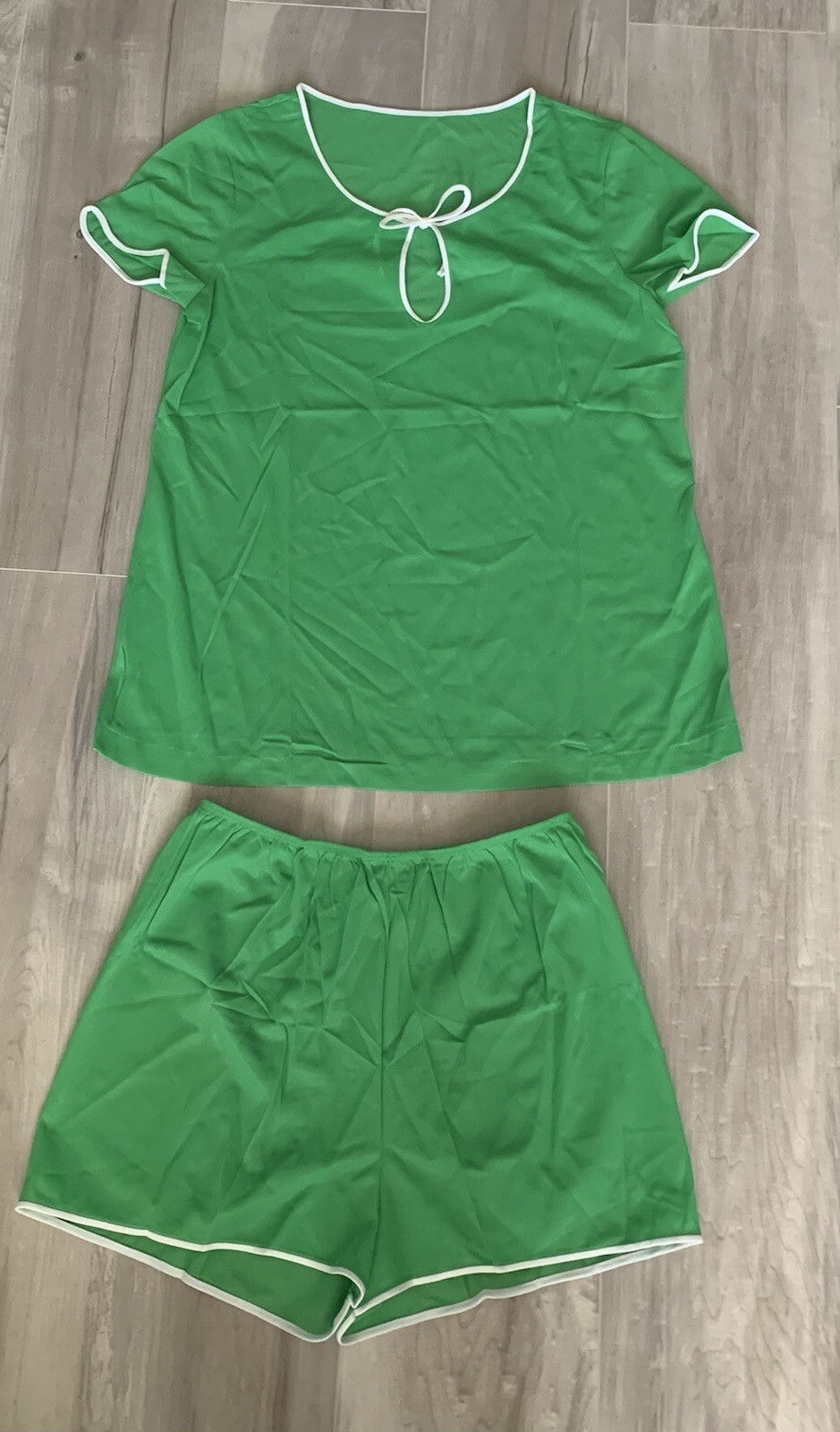 Vtg Sears Women sz M 36 Pajamas 2 pc Top/Shorts Green Sheer Nylon EUC 60s 70s