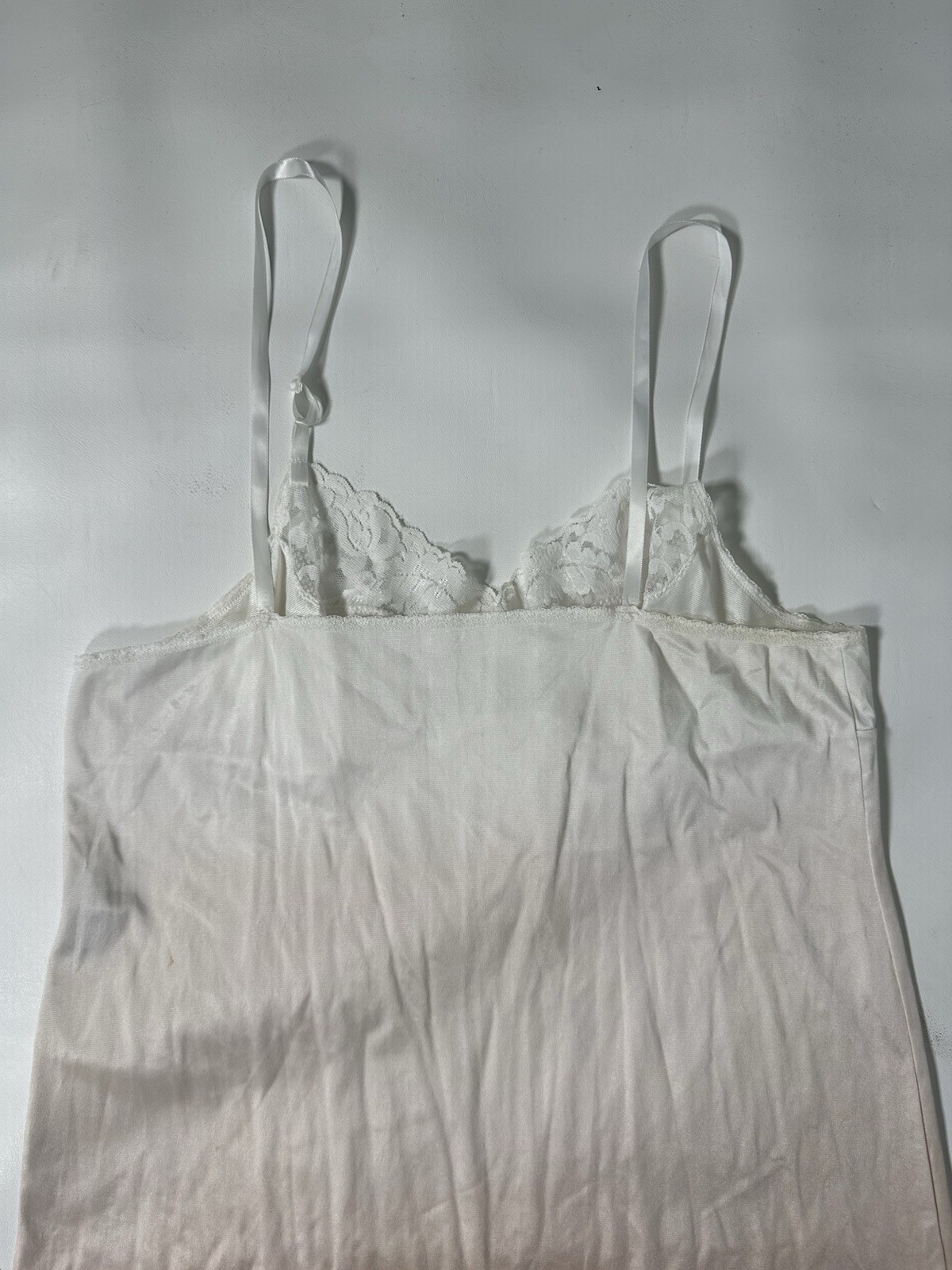 Vintage VASSARETTE Ombré White Blush Pink Silky Full Slip w/ Lace Size 28” 38/44