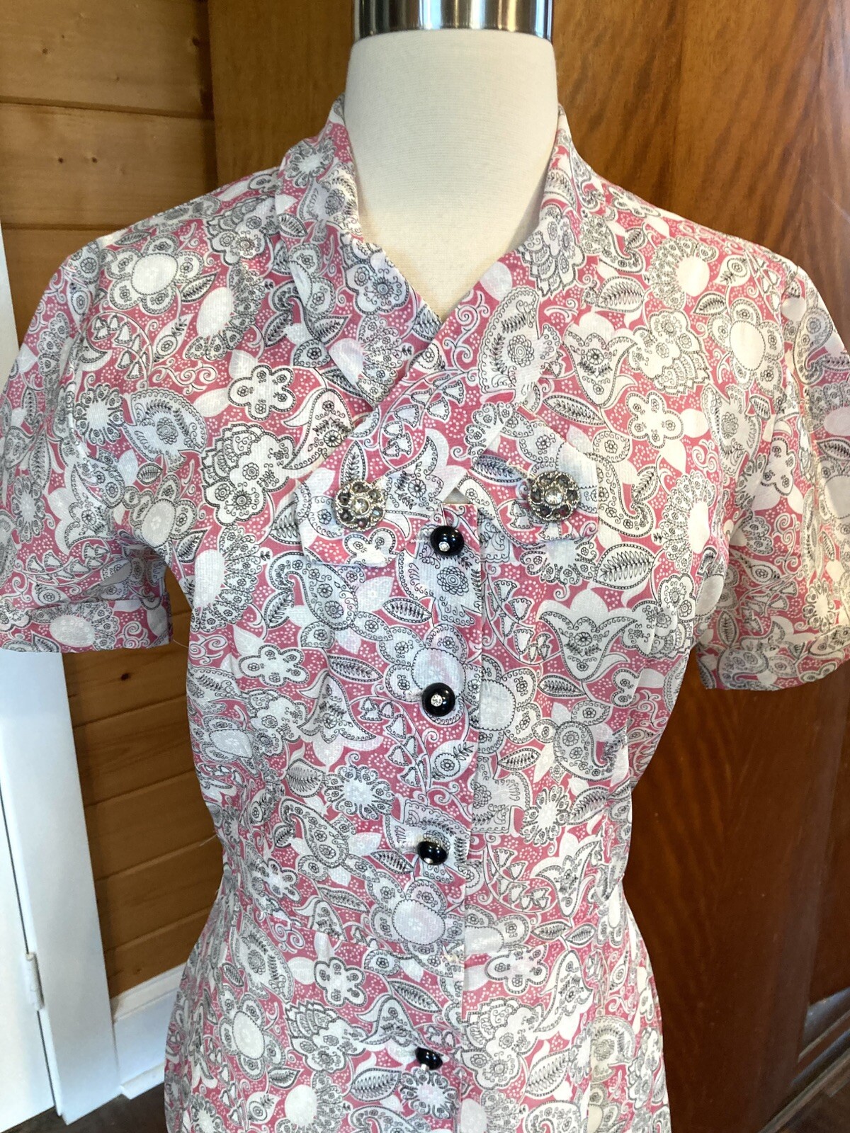 Vintage 1950s nylon dress, shirt waist red white black paisley floral B 40