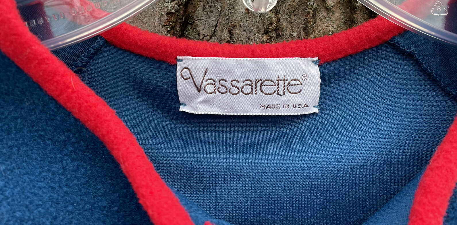 VASSARETTE Velour Plush Robe Size M Red White & Blue Zip Front Vintage Excellent