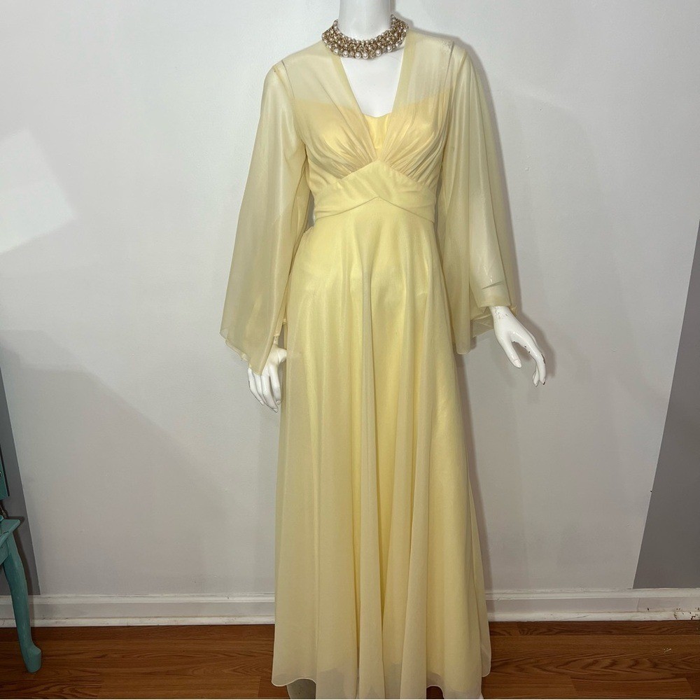 Antique Mike Benet Formals Butter Cream Yellow Flowy Dress – Vintage Sizing