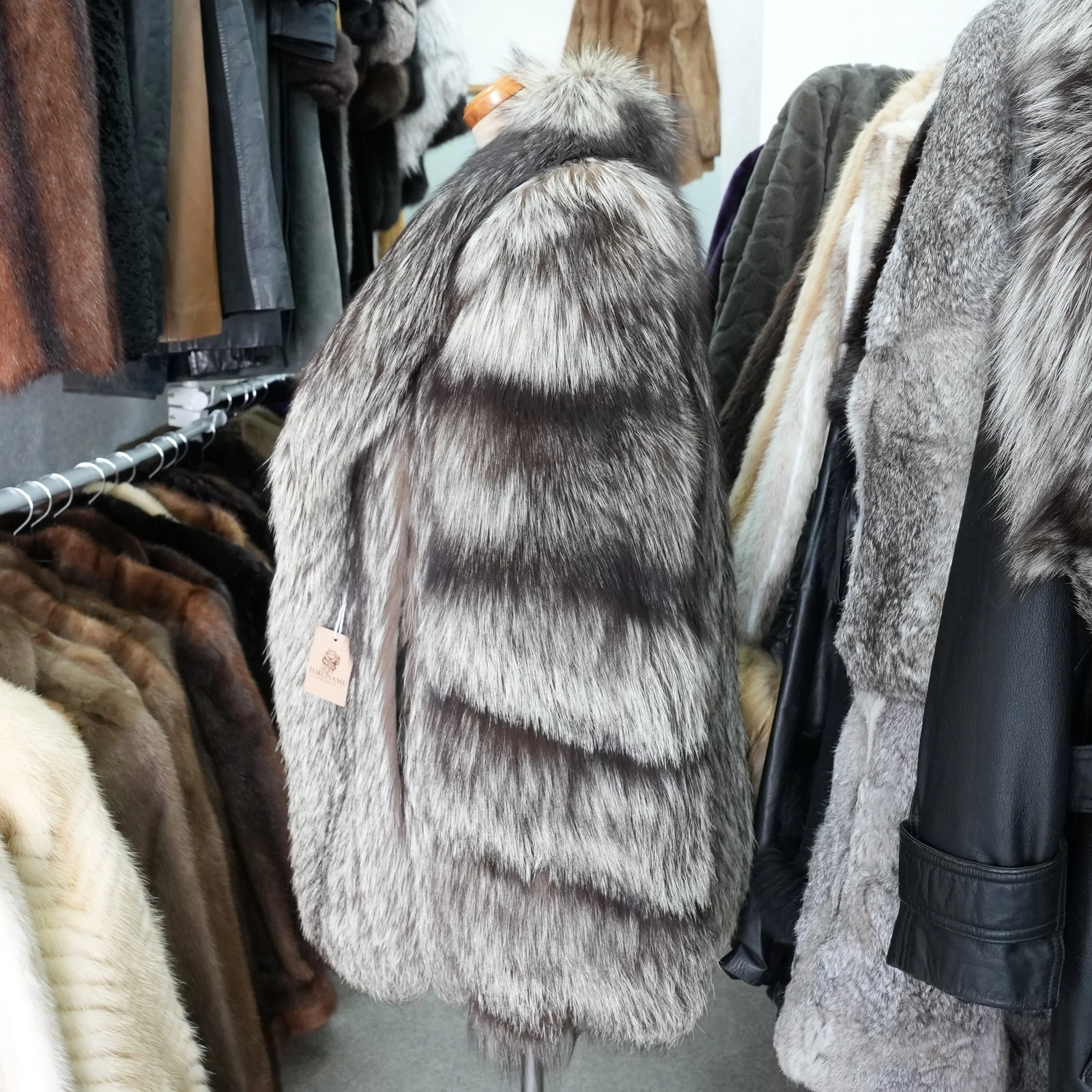 Silver Fox Coat SAGA FOX – Genuine Vintage Fur From Japan