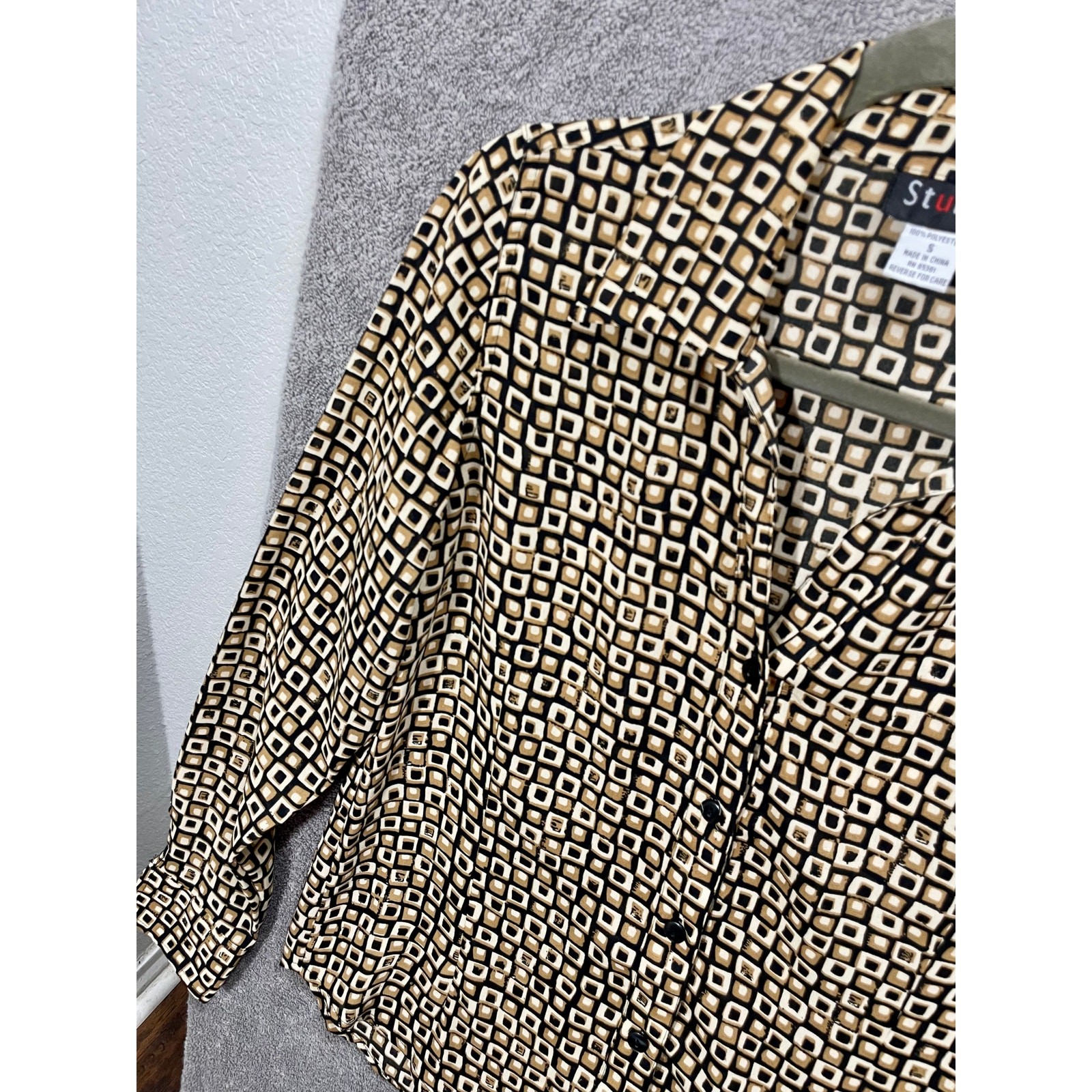 Vintage 90s Y2K Button down Collared LS Top Geometric Print Women’s Size Small