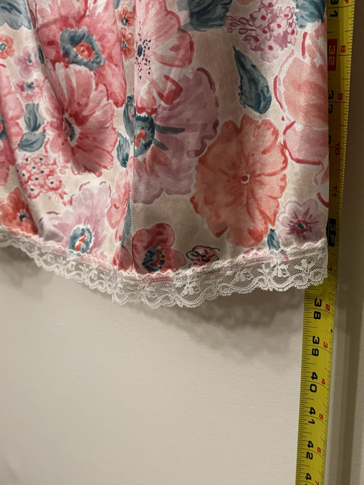 VTG Vanity Fair Floral Nightgown Size L Lace Trim Pink Made in USA Cottagecore