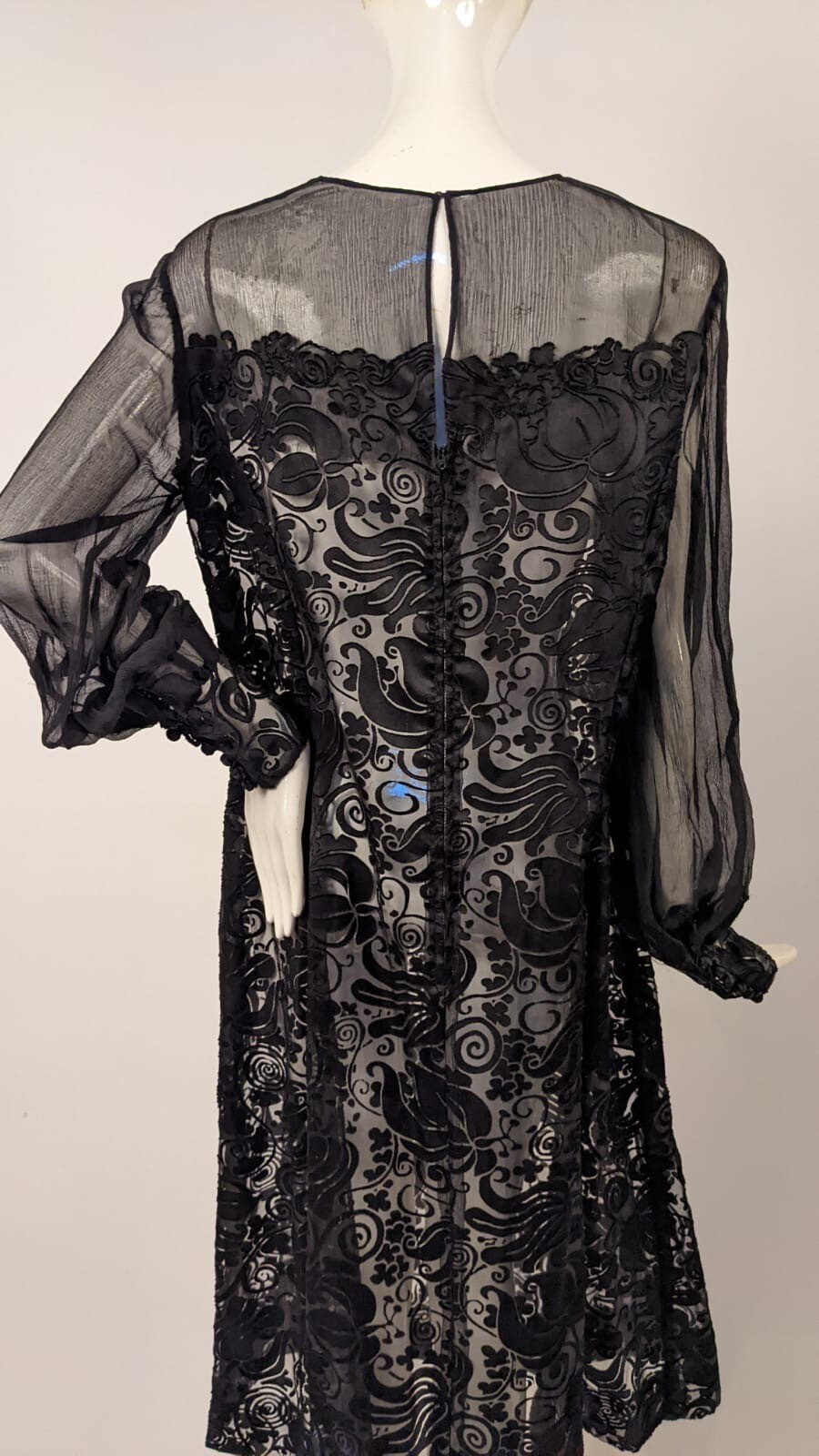 EYECATCHING VINTAGE 1960’S VOIDED FLORAL + SILK CHIFFON EVENING DRESS 
