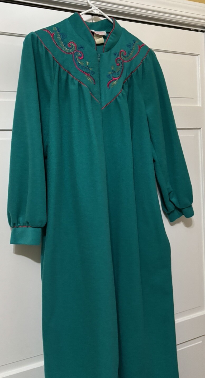 Vintage Carriage Court Green Long Zip Up Plush ROBE Women’s Small Made in USA