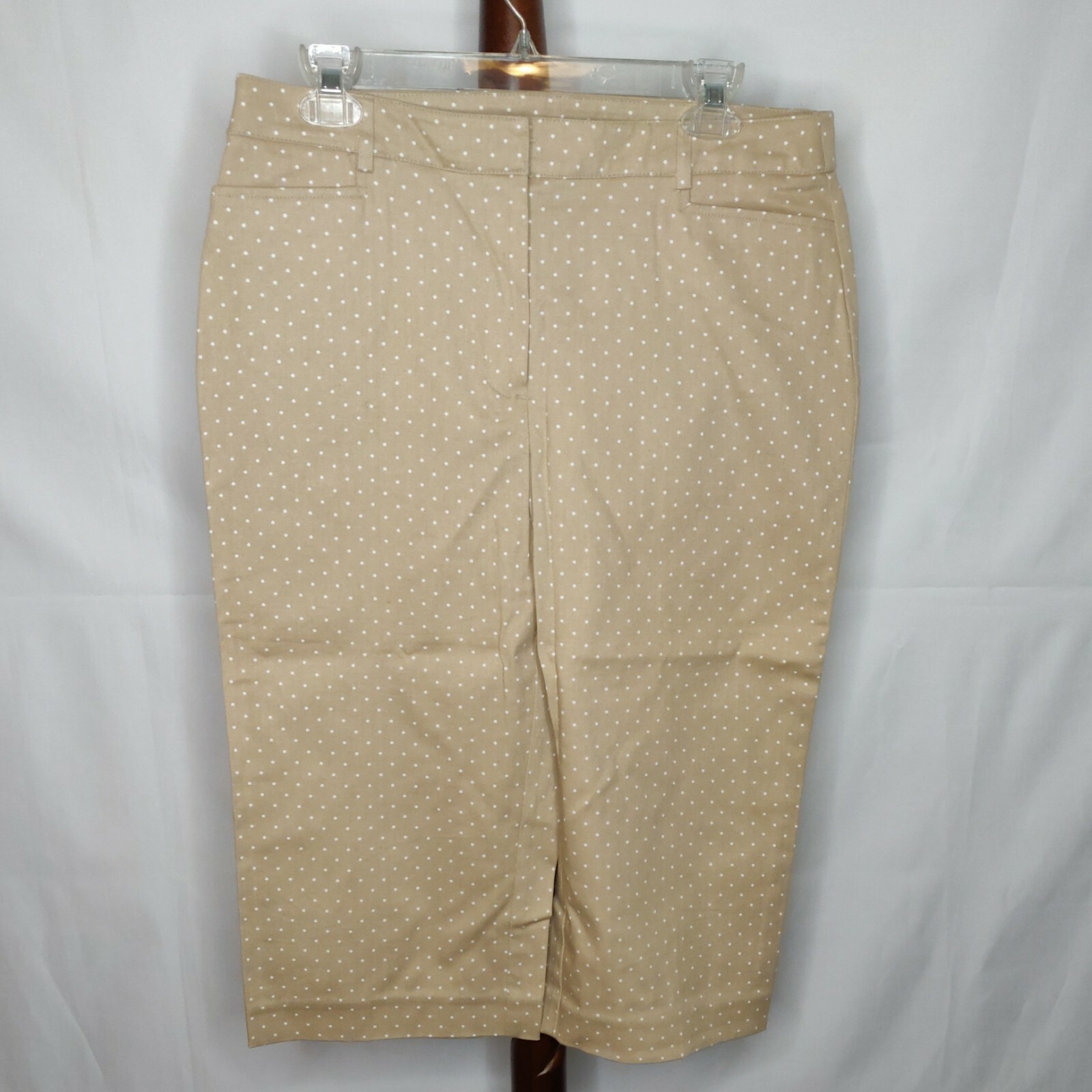 Briggs New York Vintage women’s 10 capri pants tan w white polka dots zip