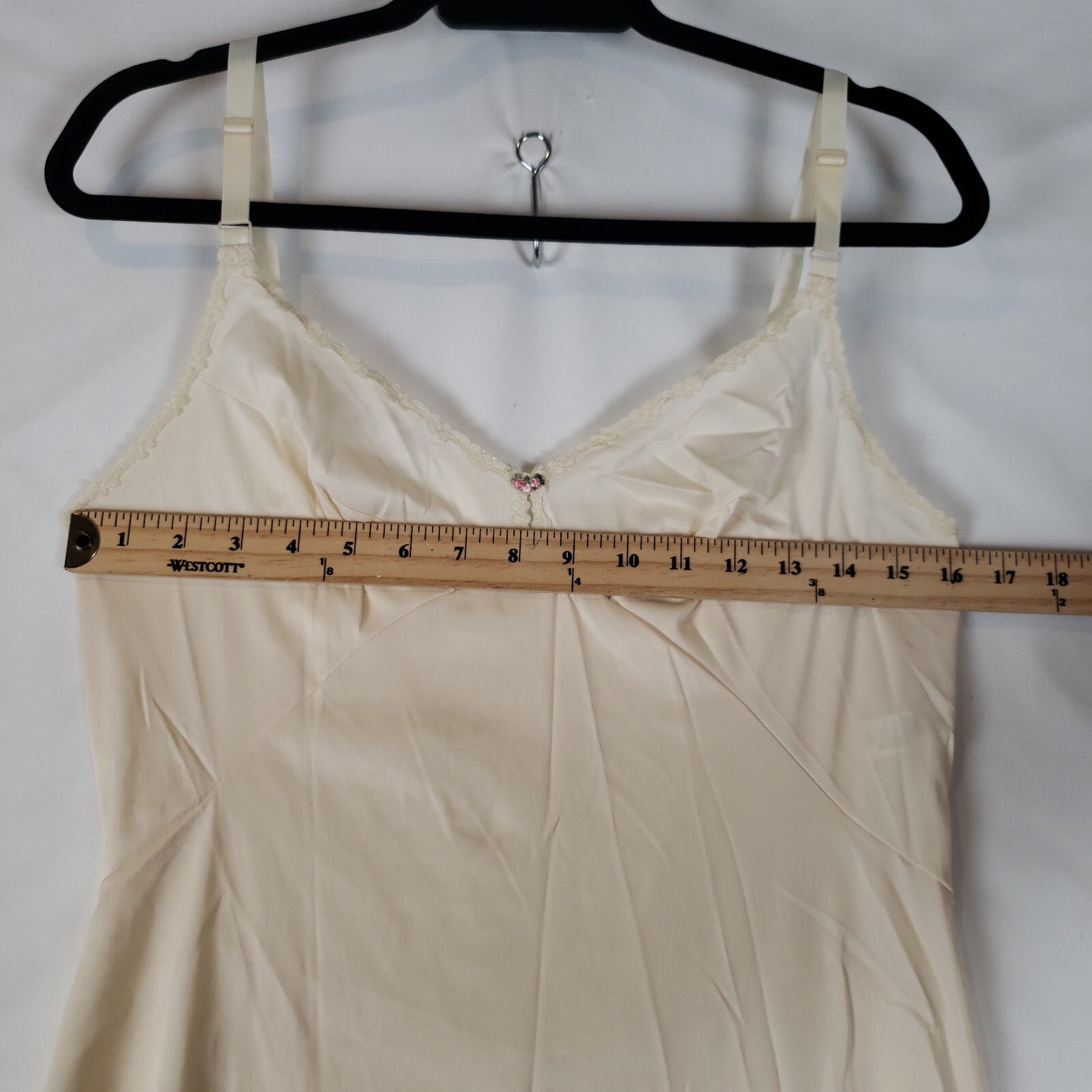 Vintage Olga Long Nylon Slip Womens 34 Body Silk Lace Trim Beige Color Transfer