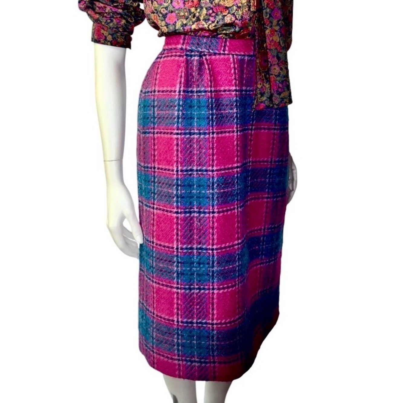RARE Vintage Pendleton Classic Plaid Wool Blend Pencil Skirt in Fuchsia and Teal
