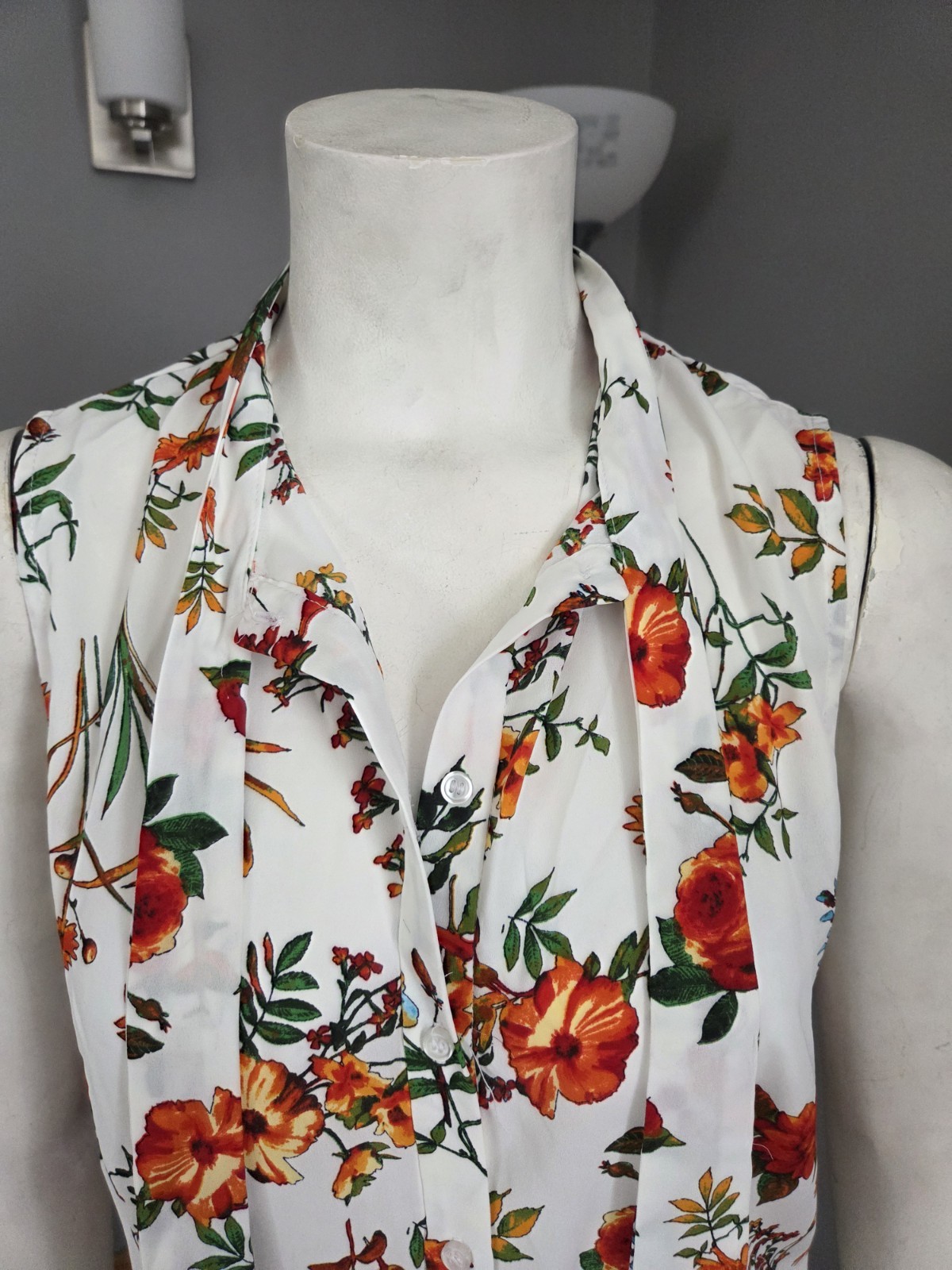 New York and Company White Rose Floral Sleeveless Tie Neck Blouse Top S 4