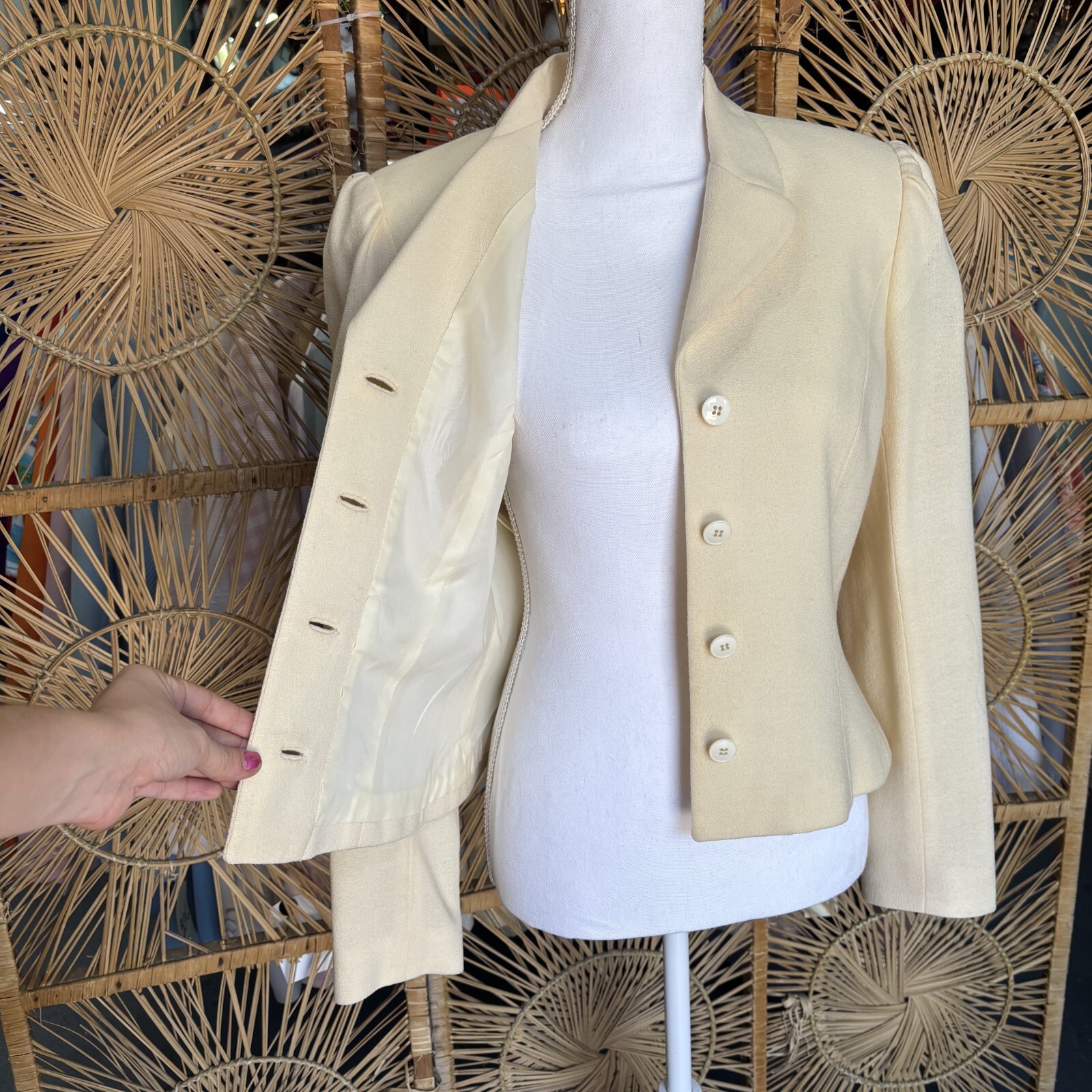 Vintage 80s Cream Wool Womens Blazer S/M Crop Tailored Suit Jacket David Hayes