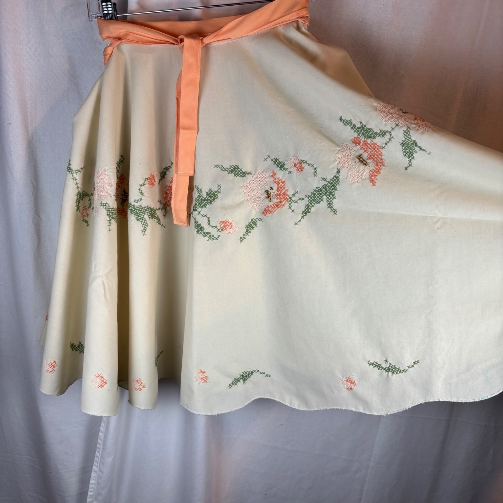 Vintage Handmade Cross Stitch Floral Wrap Full Skirt Cream Peach Embroidered