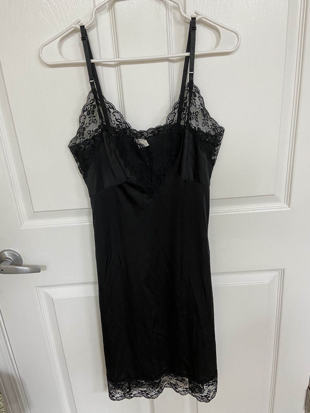 DAWN to DUSK BLACK SIZE 34 FULL SLIP STYLE 1875 Lacey Sexy Vintage