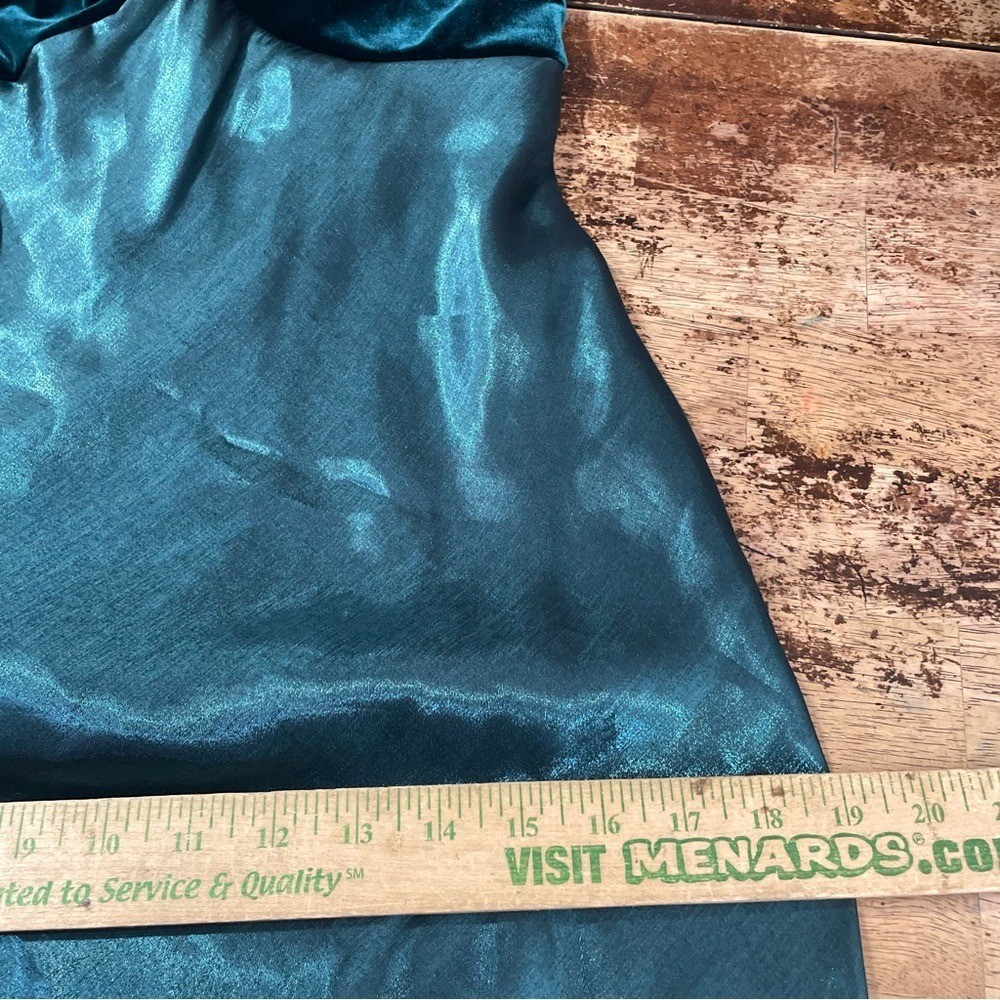 Vintage 90s Y2K Niki Livas Green Velvet and Satin Prom Gown Dress Size 8