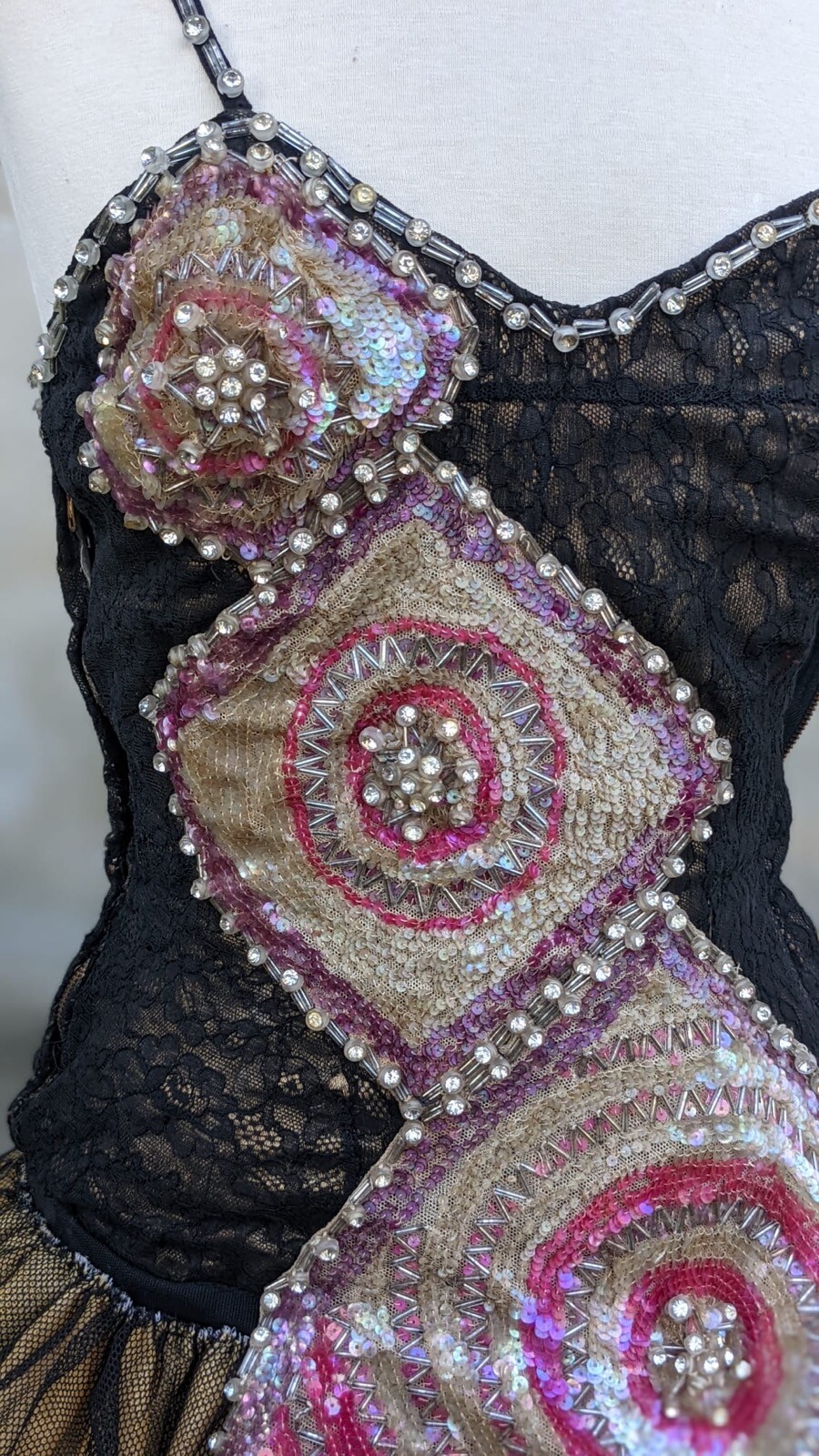 BURLESQUE LATE 1930’S – 40’S BLACK LACE OVER GOLD LAME COSTUME W GELATIN SEQUINS