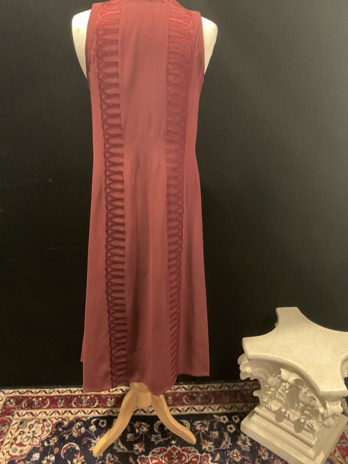 VINTAGE DRESS 30S 40S SATIN BACKED JERSEY DAY DRESS. 44 ORIGINAL BUTTONS. UNIQUE