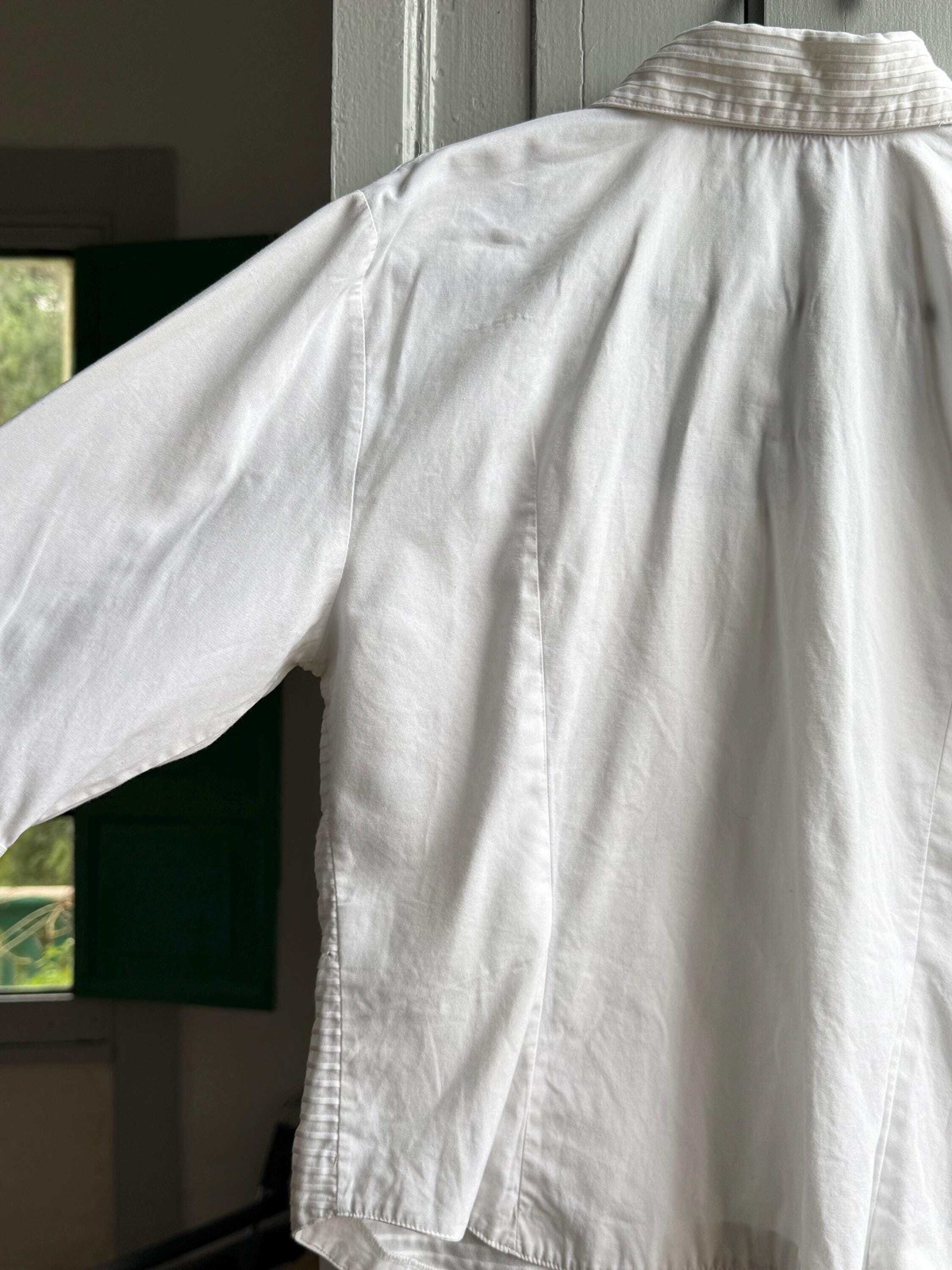 Vintage Rayure Paris white cotton woman blouse, cut out neckline, FR 40 – S