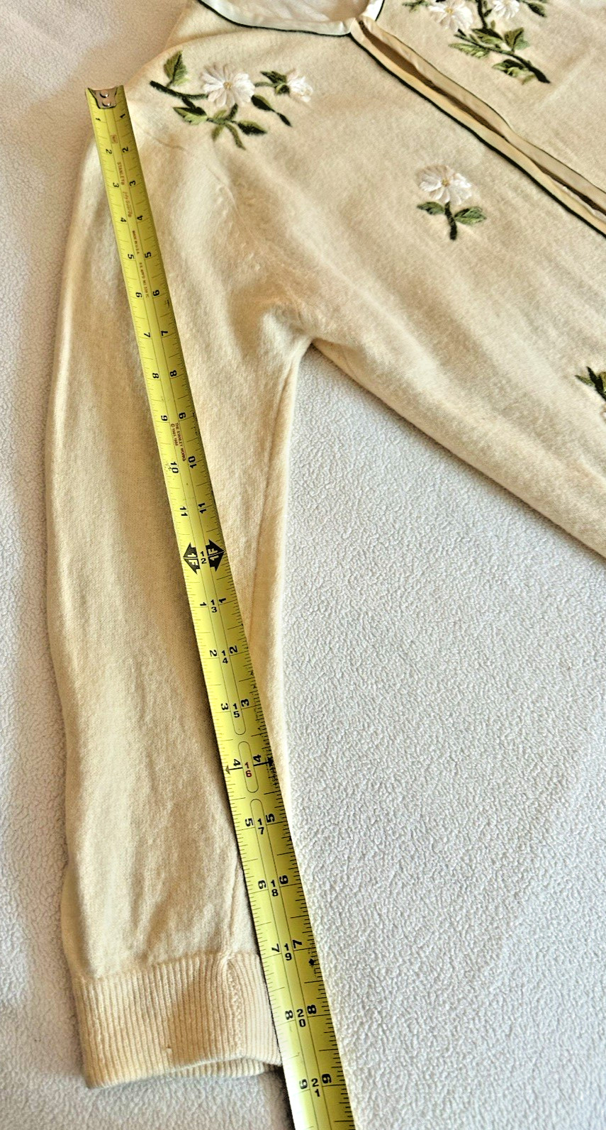 Vintage 1960’s Women’s Angora/Lambs Wool Cardigan By Atkins Hong Kong SMALL s40