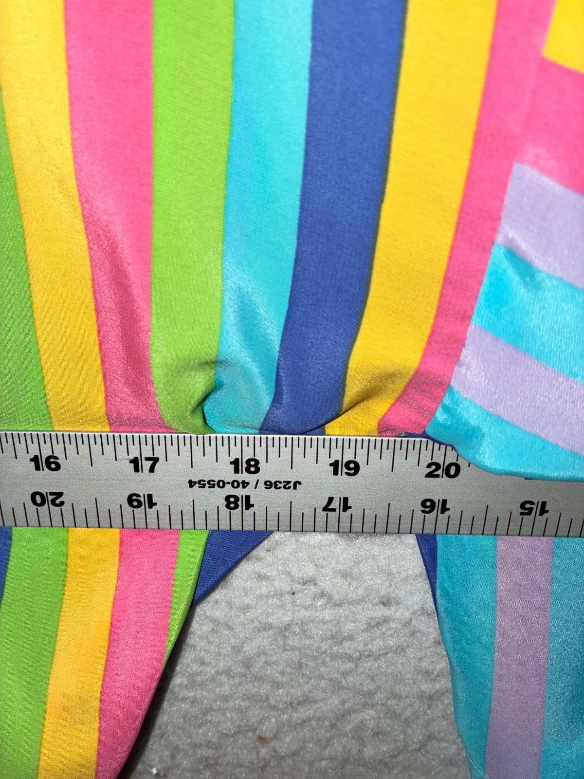 Victoria’s Secret Collections 1996 Vintage Satin Robe Size M Rainbow Rare