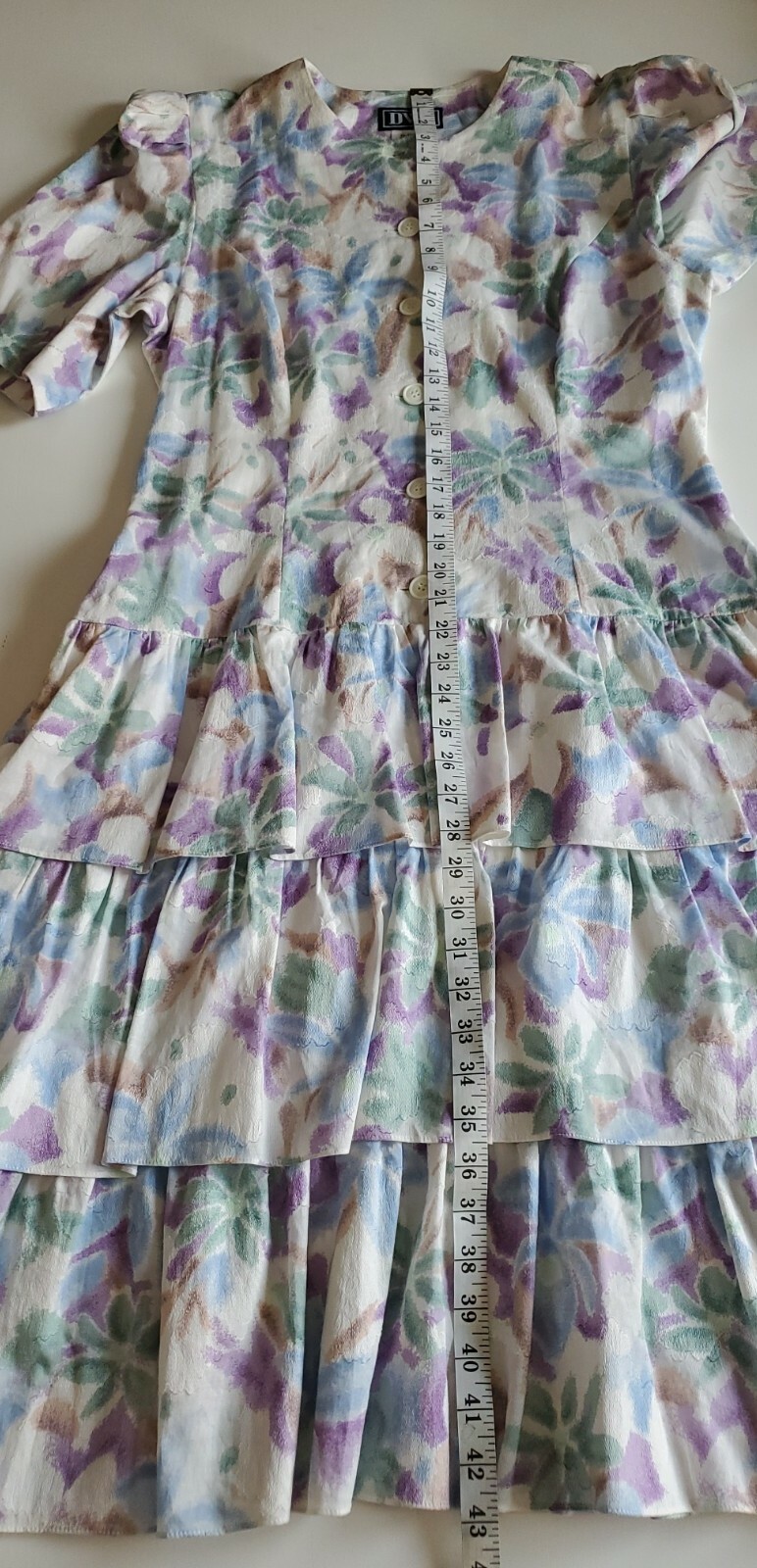VINTAGE DW3 WOMAN FLORAL DRESS SHORT SLEEVES MULTI-COLOR USED