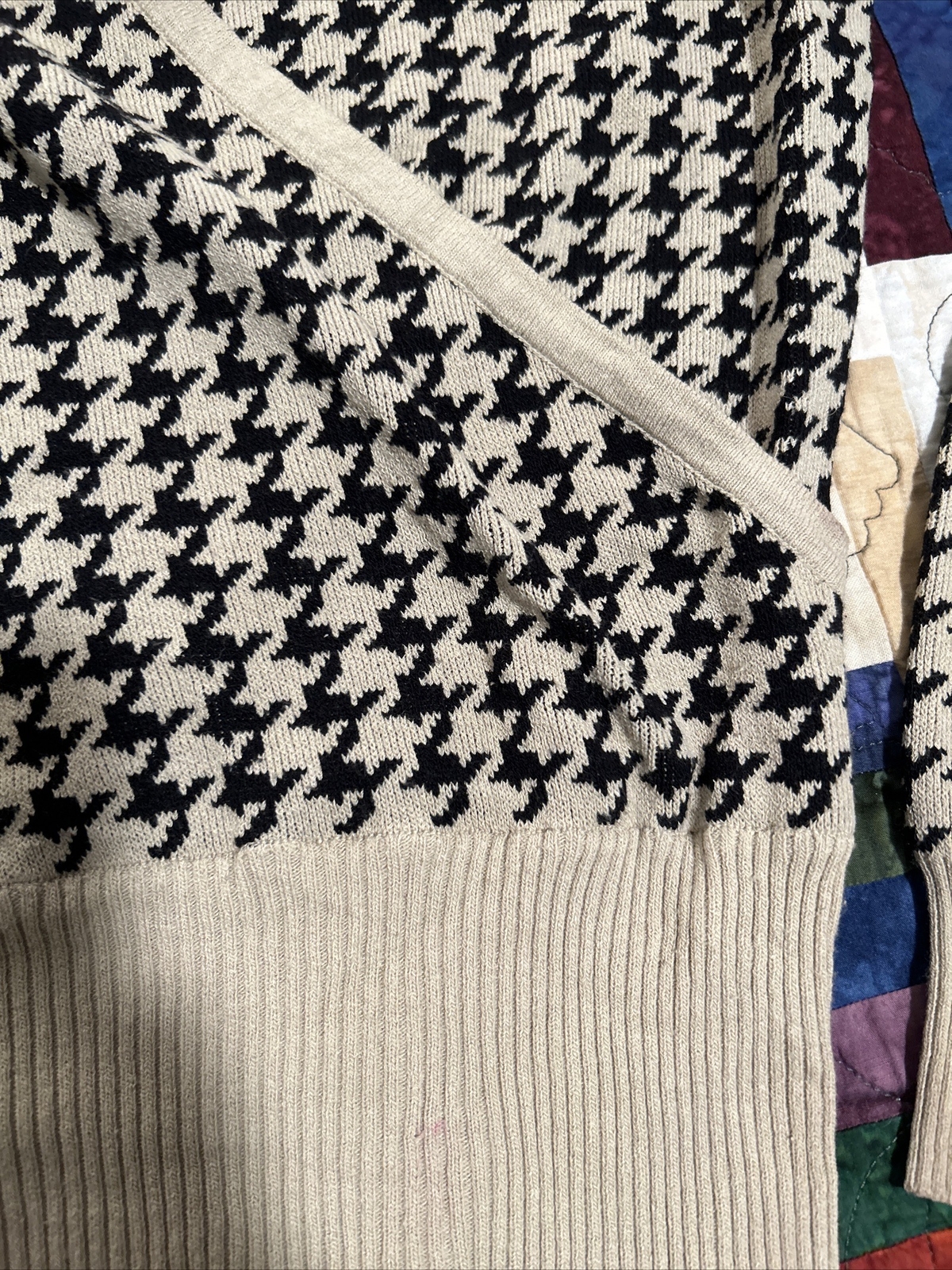 Vintage 1980s I.N.C. Beige Black Houndstooth Sweater Small International Concept
