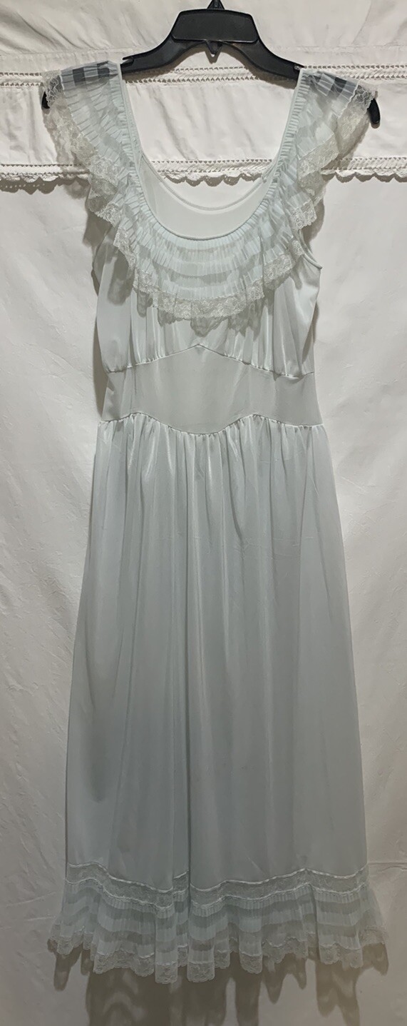 ❤️Vintage 1940s 50s Nightgown Small Sheer Pleated Ruffle Hem Blue Nylon Lace