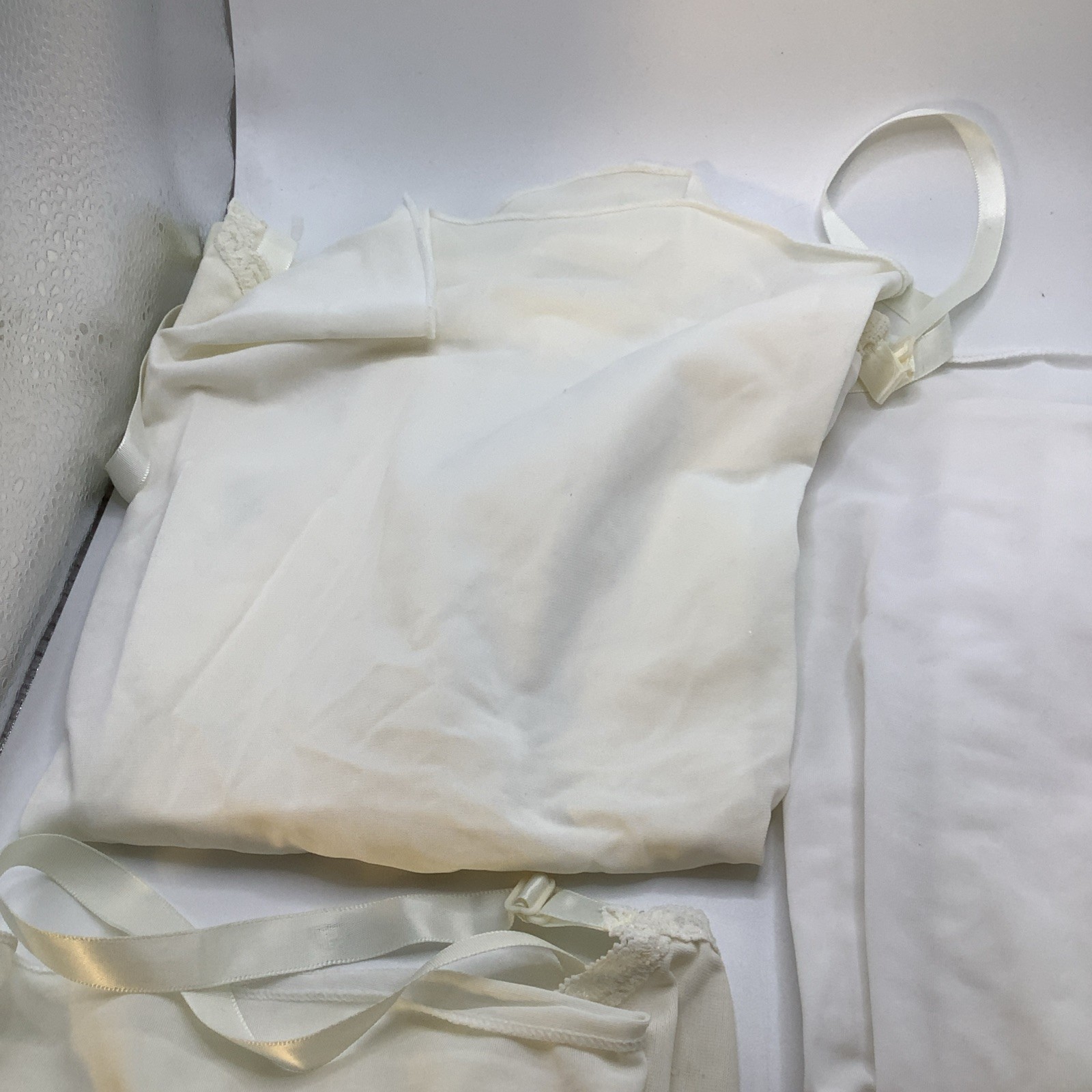 Lot Of 4 Vintage Shadow Line Camisole/3 Ivory, 1 White Sz 40