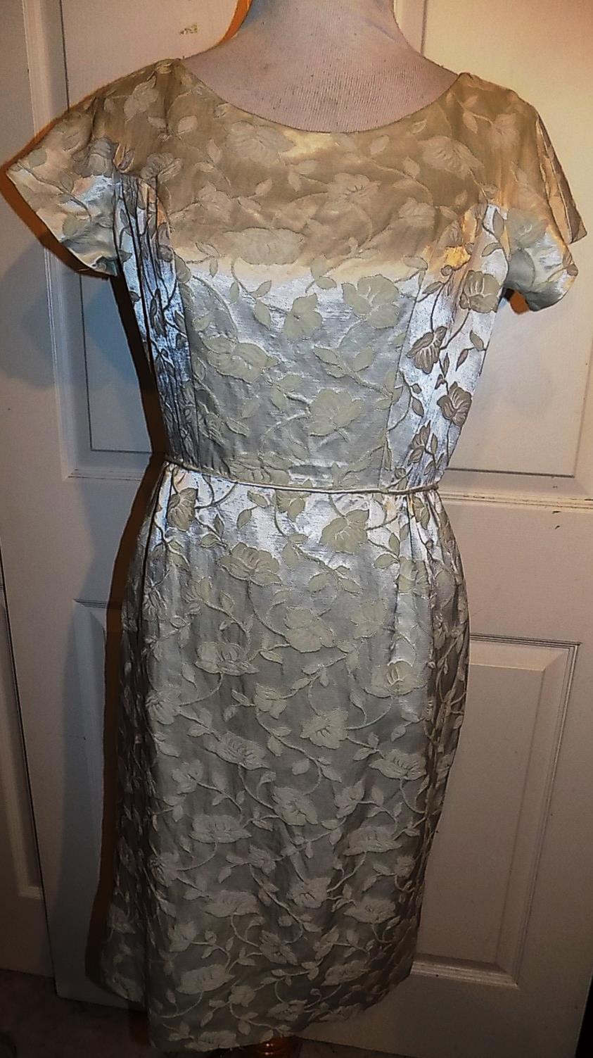 Vintage 50s 60s Silver Gray Brocade Short Sleeve Dress B38
