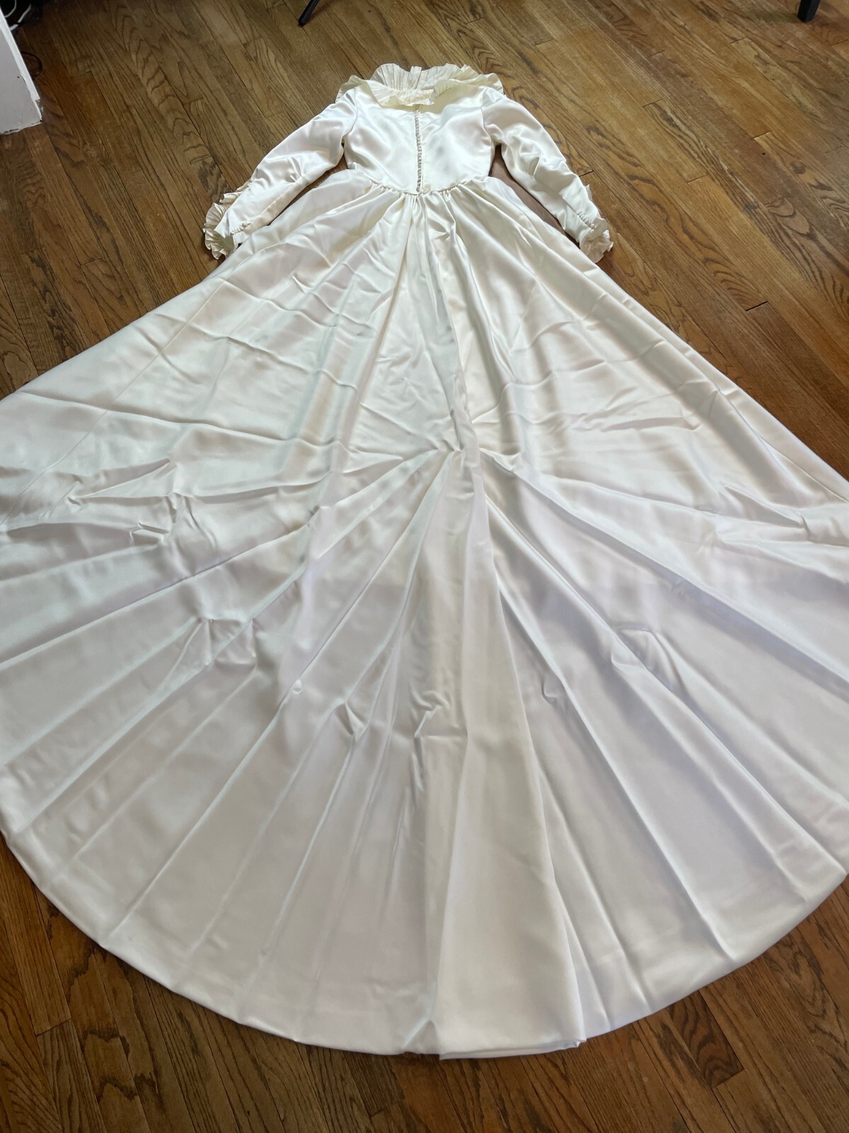 Vintage 70s 80s USA Michele Piccione Modest Ivory Victorian Ruffle Wedding Dress