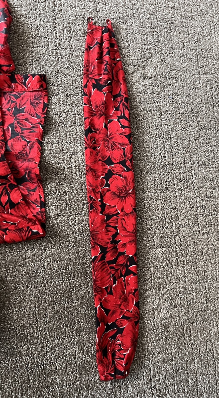 Vintage Pykettes Floral Blouse Size 18 Red Black Secretary Tie Collar 1970s
