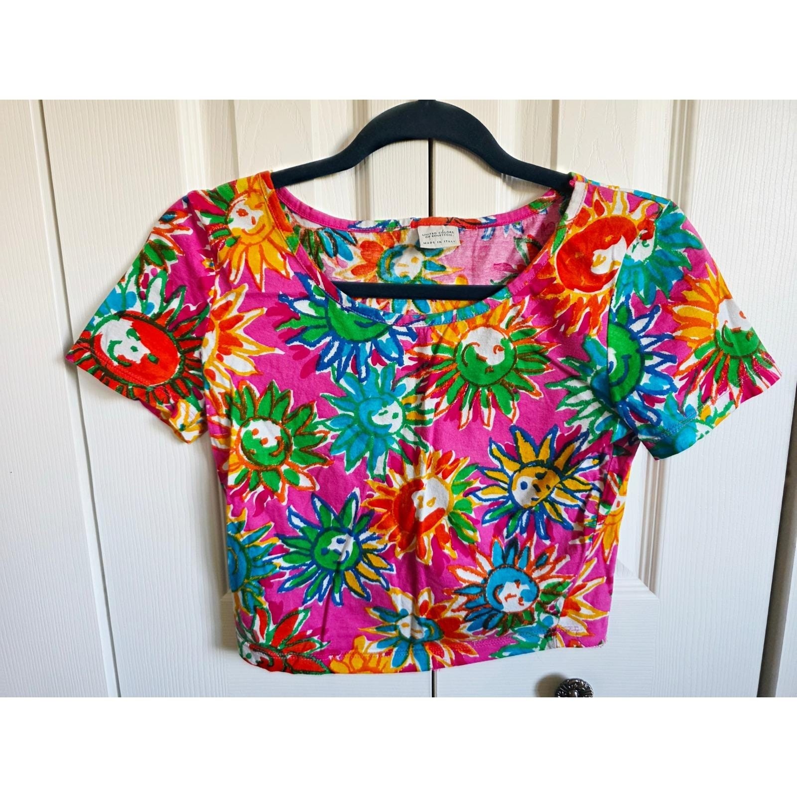 Vintage United Colors of Benetton M Sun Print Crop Top Pink Multi Made in Italy