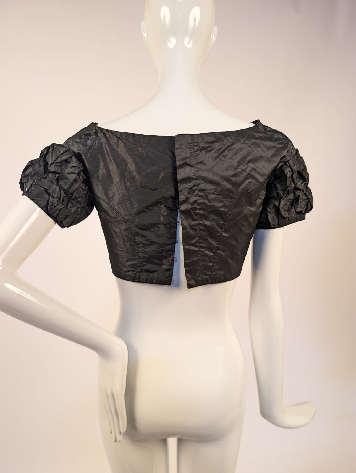 GOTHIC MID 19TH C 1850’S HAND SEWN BLACK SILK TAFFETA BODICE W PUFF SLEEVES 