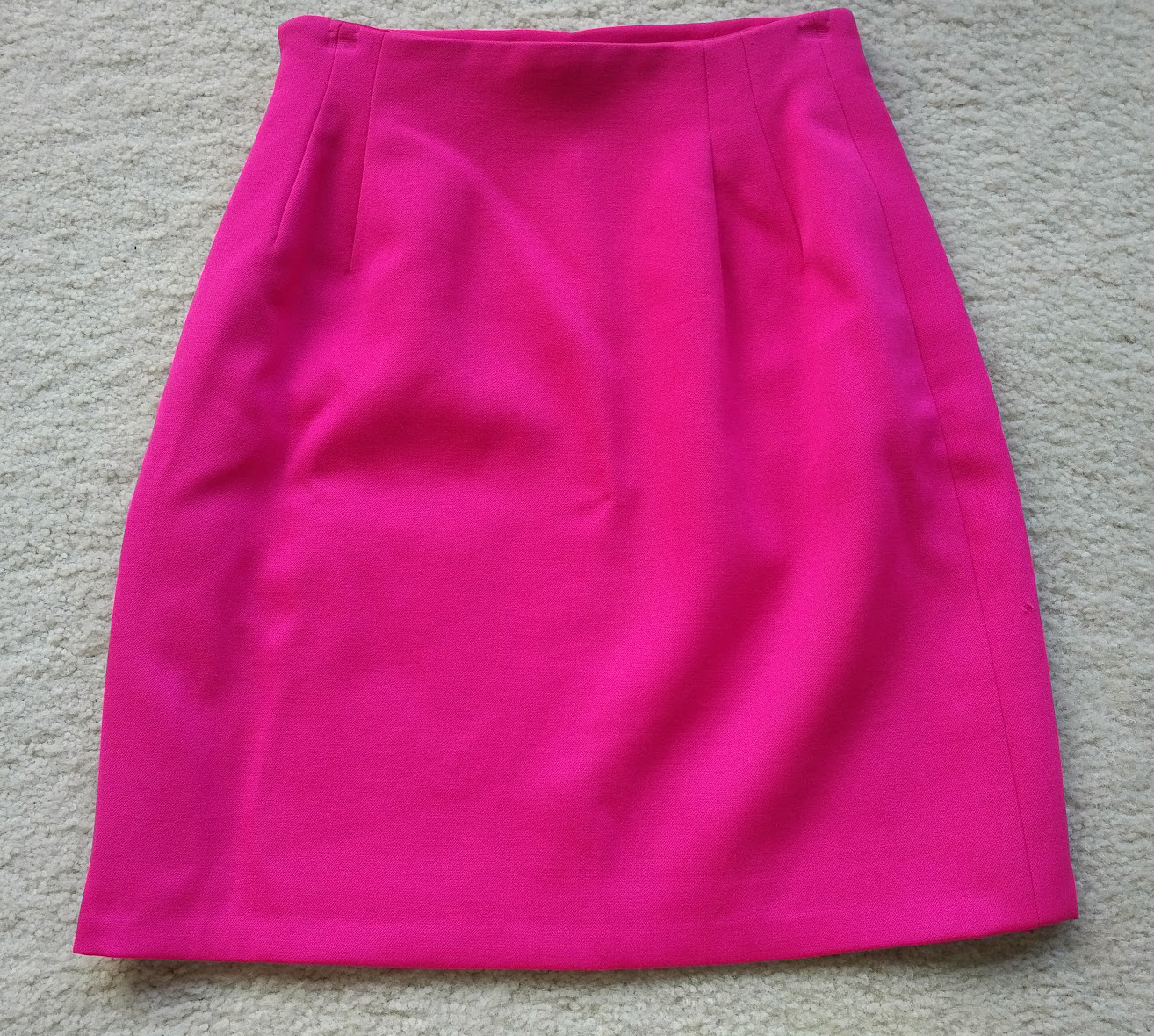 Bill Blass Nan Duskin miniskirt magenta hot pink modern size 2-4 lined VINTAGE