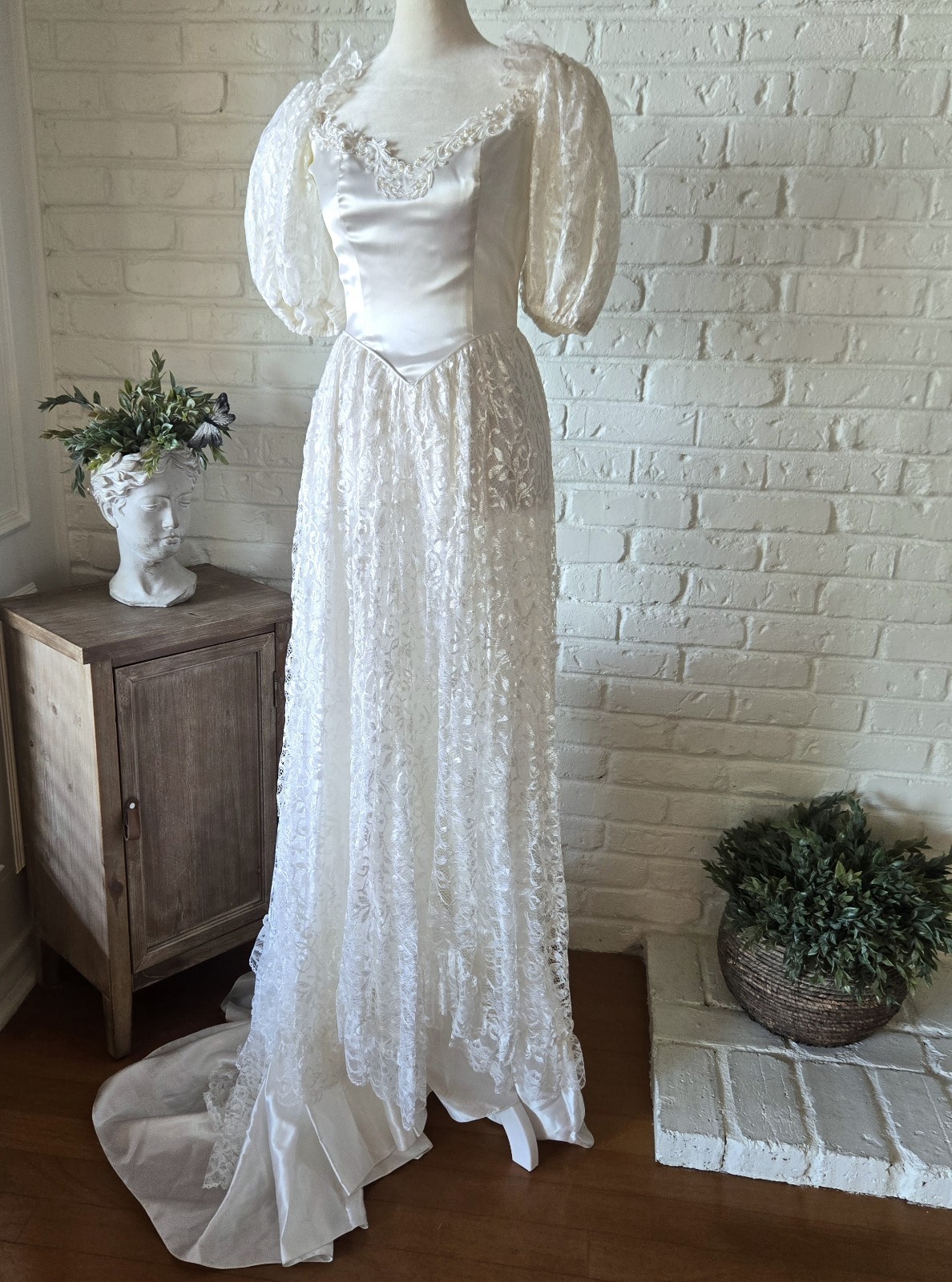 Vtg 80s Romantic Princess Diana Theme Wedding Gown, 4/S, Satin & Lace, Bustle