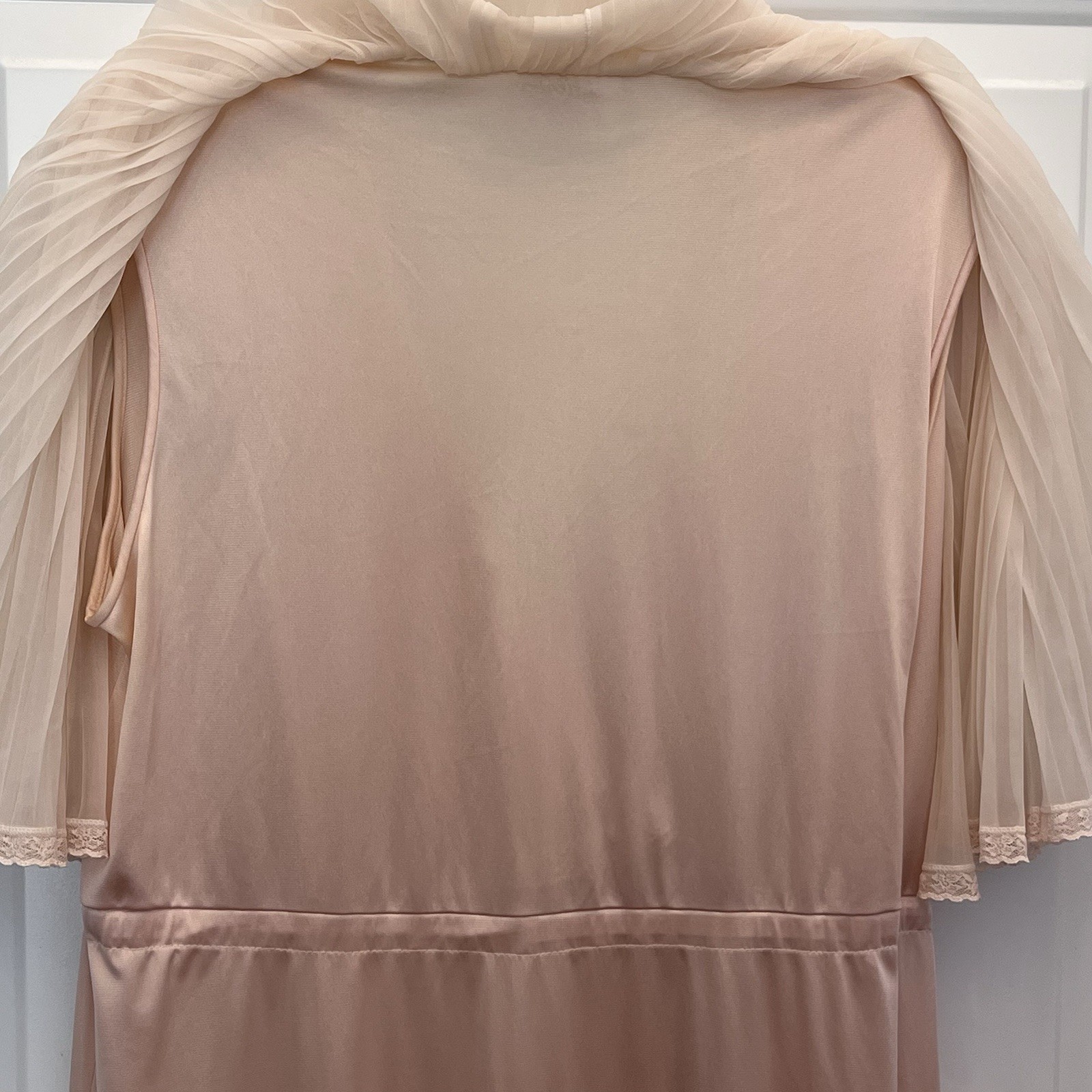 Jolie Two VTG Nylon Robe Sheer Pleated Chiffon Capelet Dressing Gown Beige Small