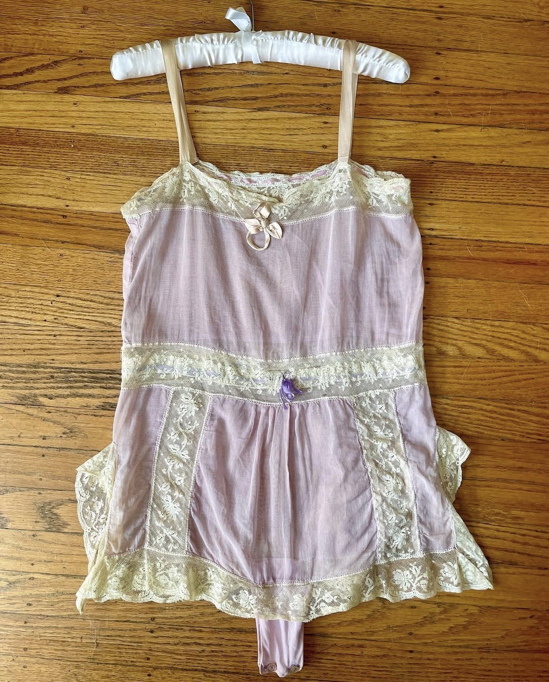 Antique 1920s lavender step-in very good condition for age size medium