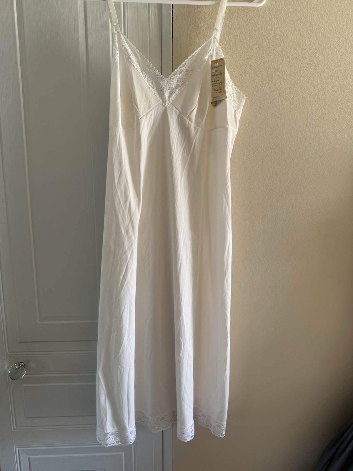 Vintage Vanity Fair White Lace Slip Size 34 L NEW with tag – see description