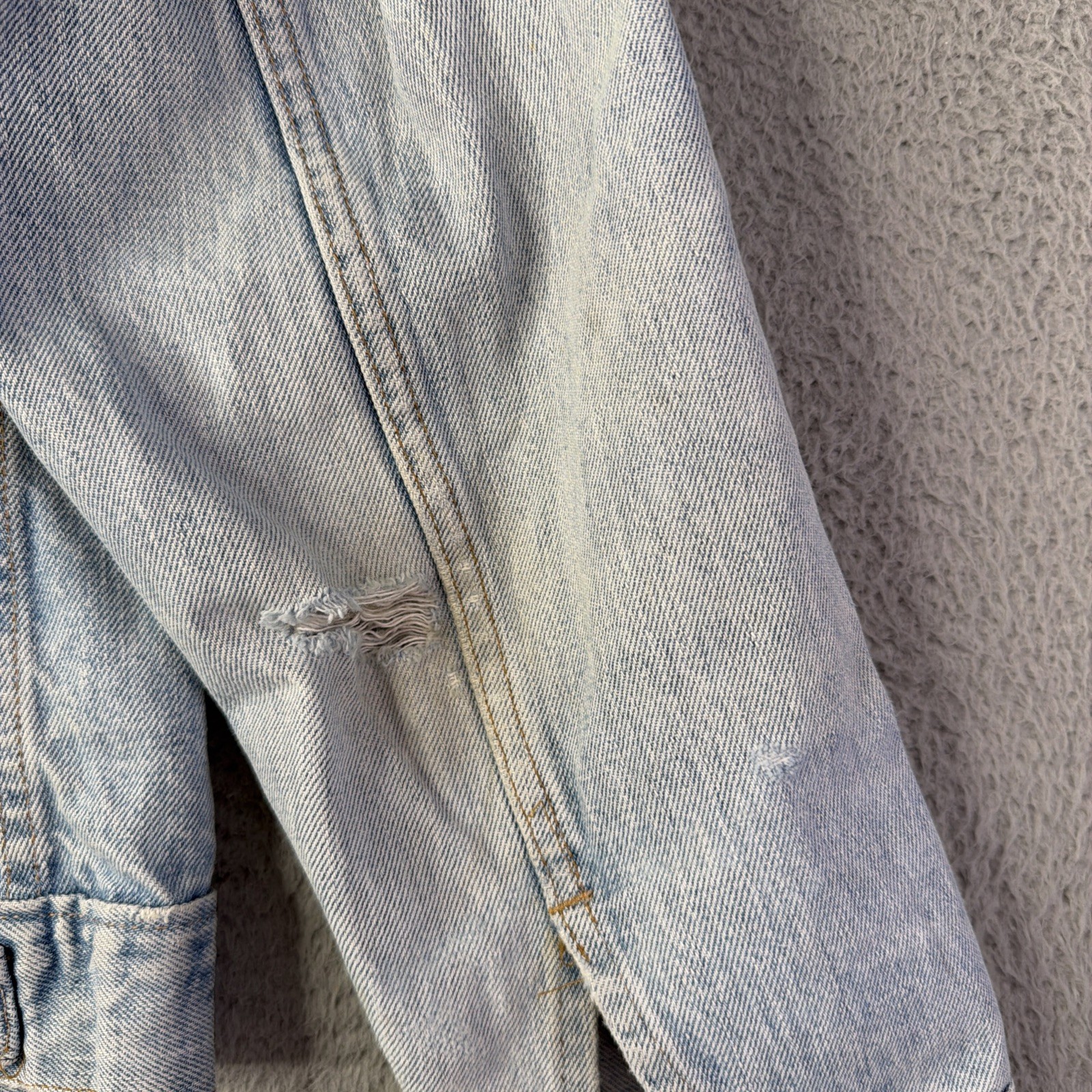 Vintage Levis Truckers Jacket Women’s Small Denim USA Distressed 80s