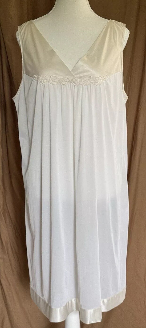Vtg Vanity Fair Slip Dress Nightgown Ivory Sz L Style 30-107 Satin Elegant