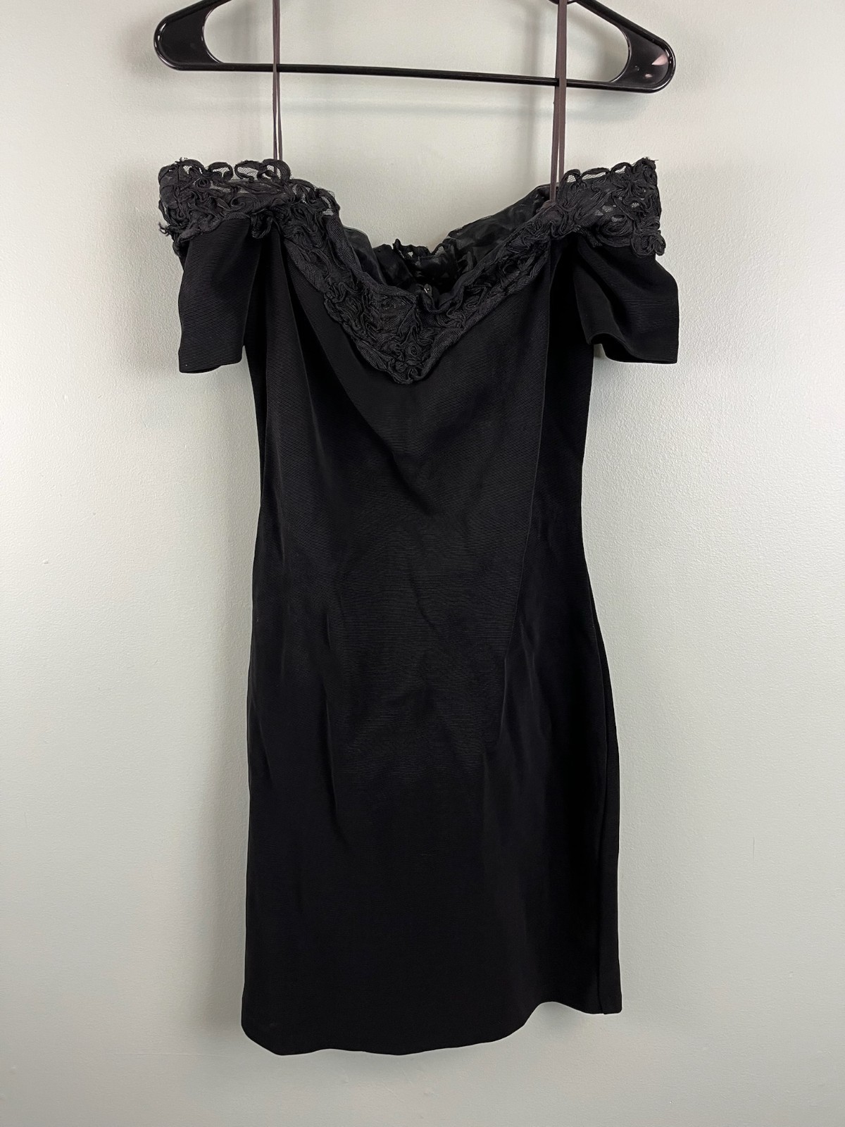 Vintage Midnight Glo Black Off the Shoulder Formal Dress Sz 8 (small) Prom Lace