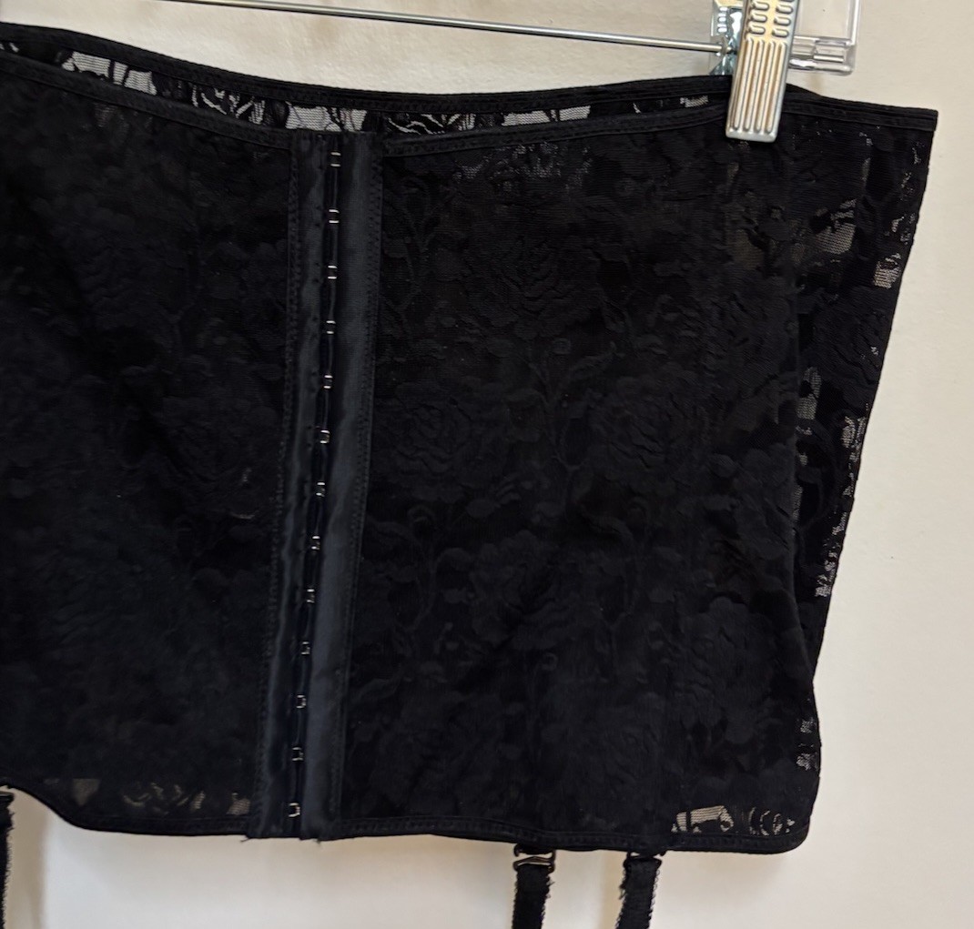 Vintage Crown-ette Black Rose Lace Garter Open Bottom Girdle Style 066 Sz 44/7X