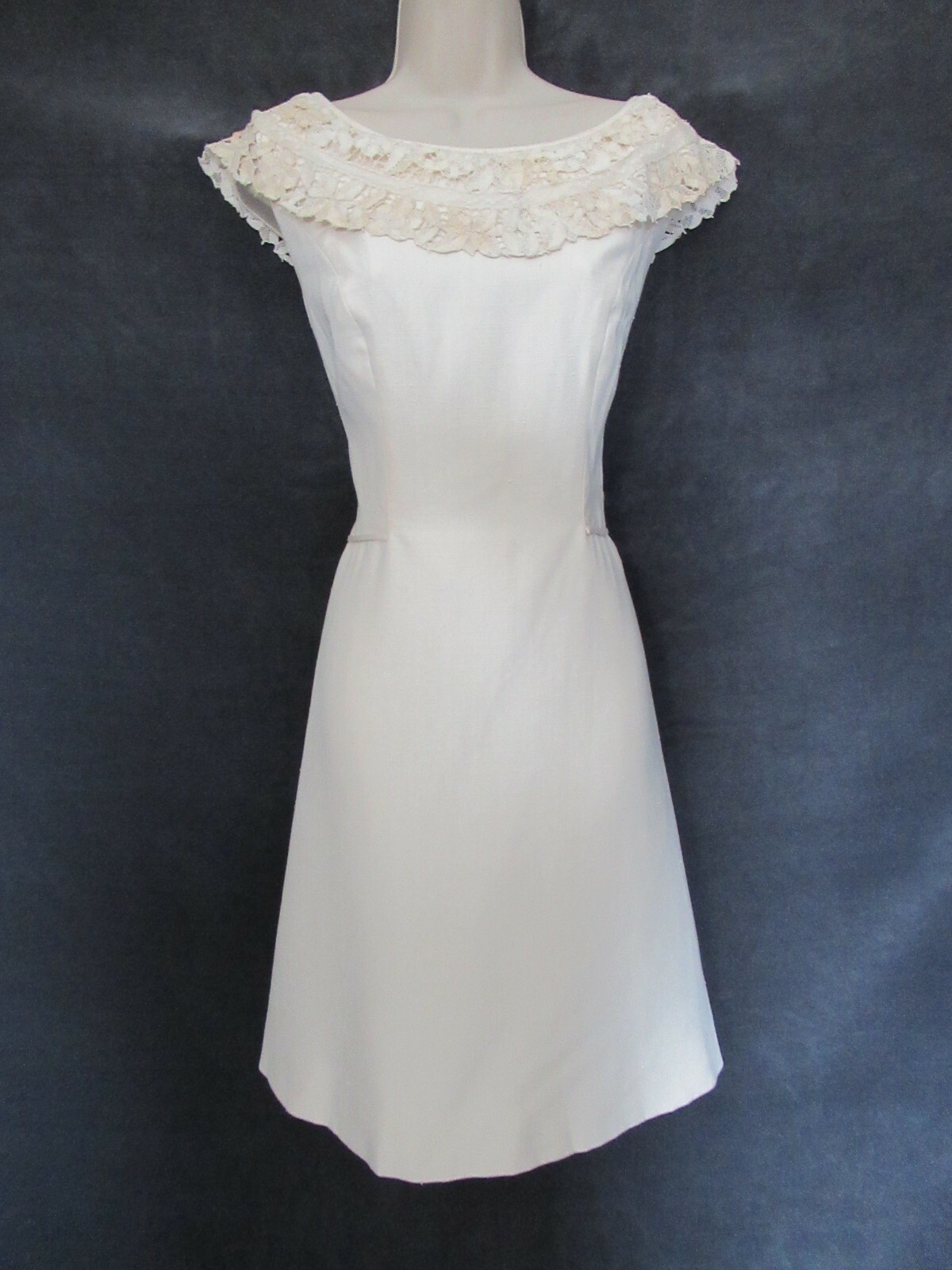 60’s Vintage Ivory Nubby Knit Floral Crochet Sleeveless Knee Length Day Dress M