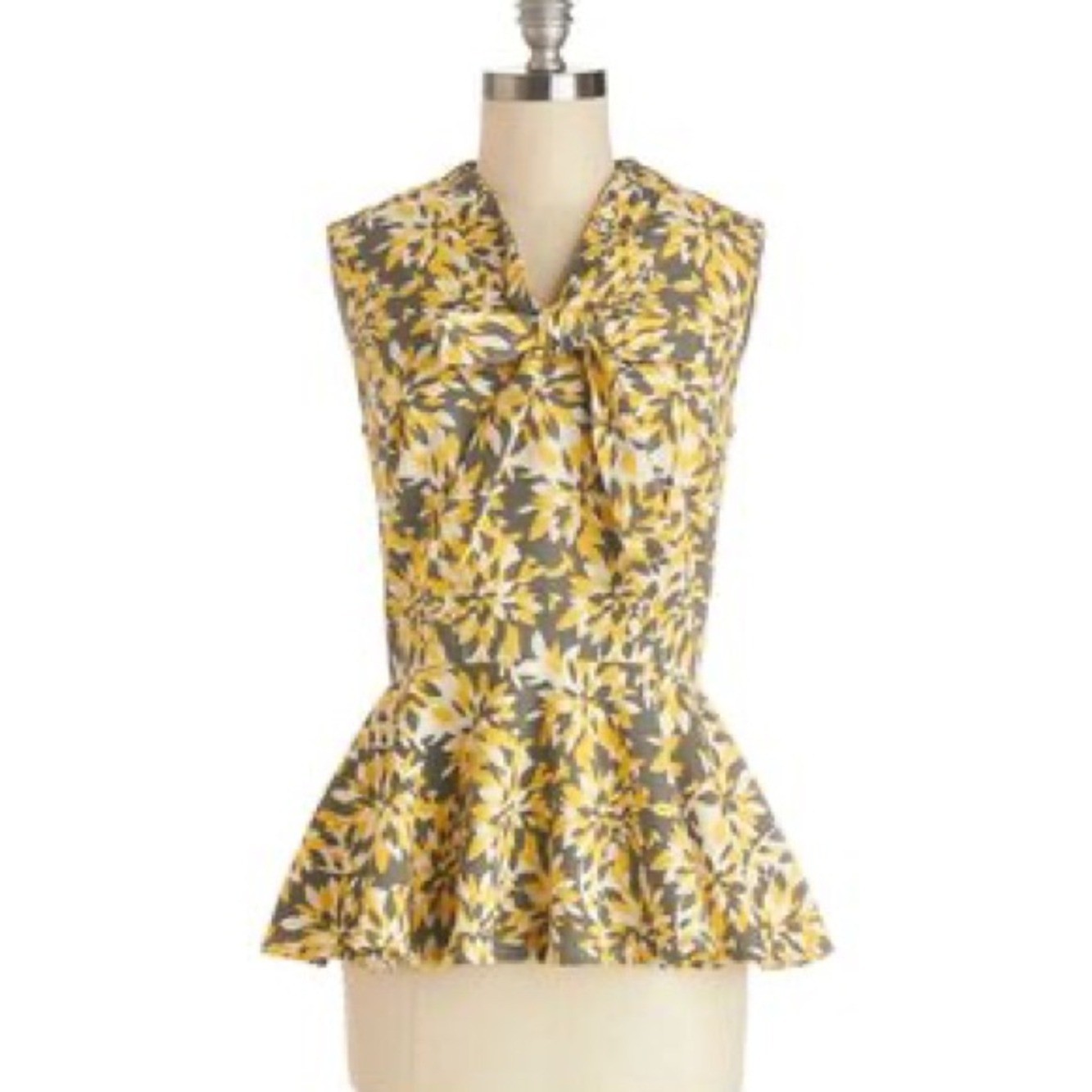 Vintage Circa 2000’s Anthropologie Sleeveless Floral Peplum Top in 100% Cotton