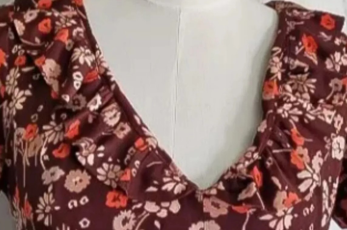 VTG 70s Nylon Jersey Maxi Dress w/ 1930s Inspired V-Neckline & Ruffle Collar L