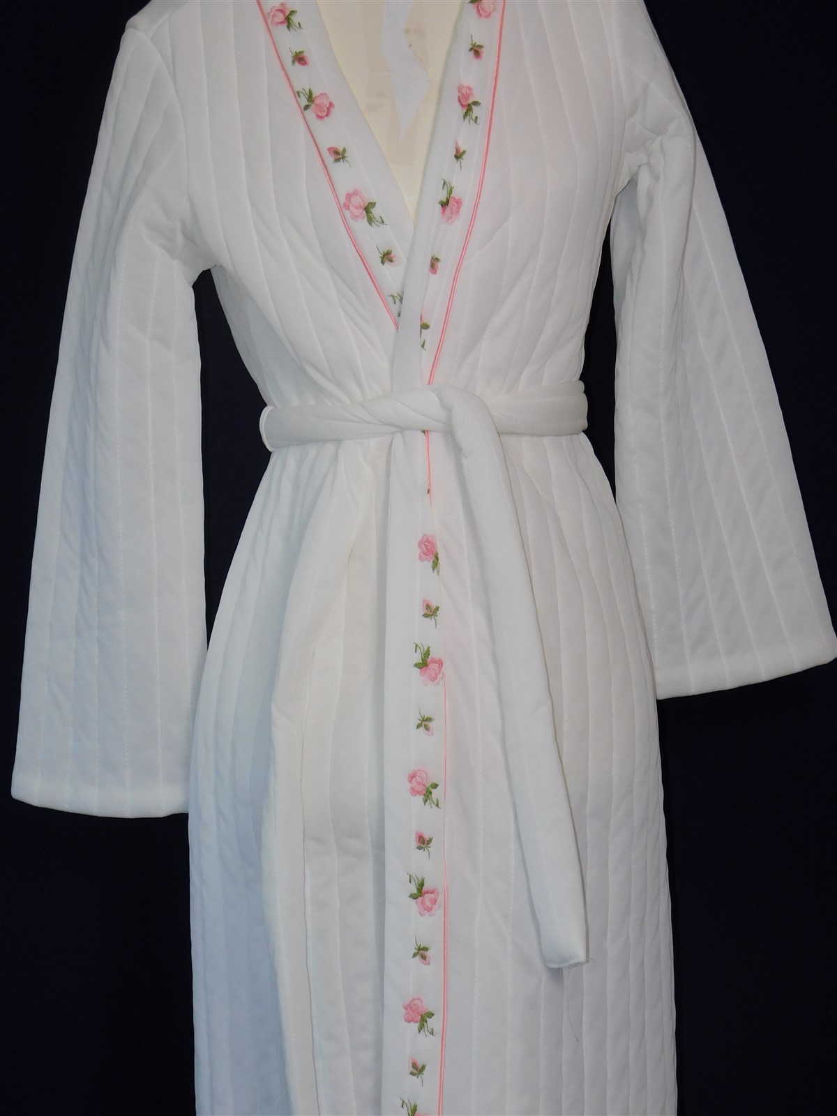 NWT Vintage 1970s Women’s White Nylon Floral Quilted Puff Robe Size Small