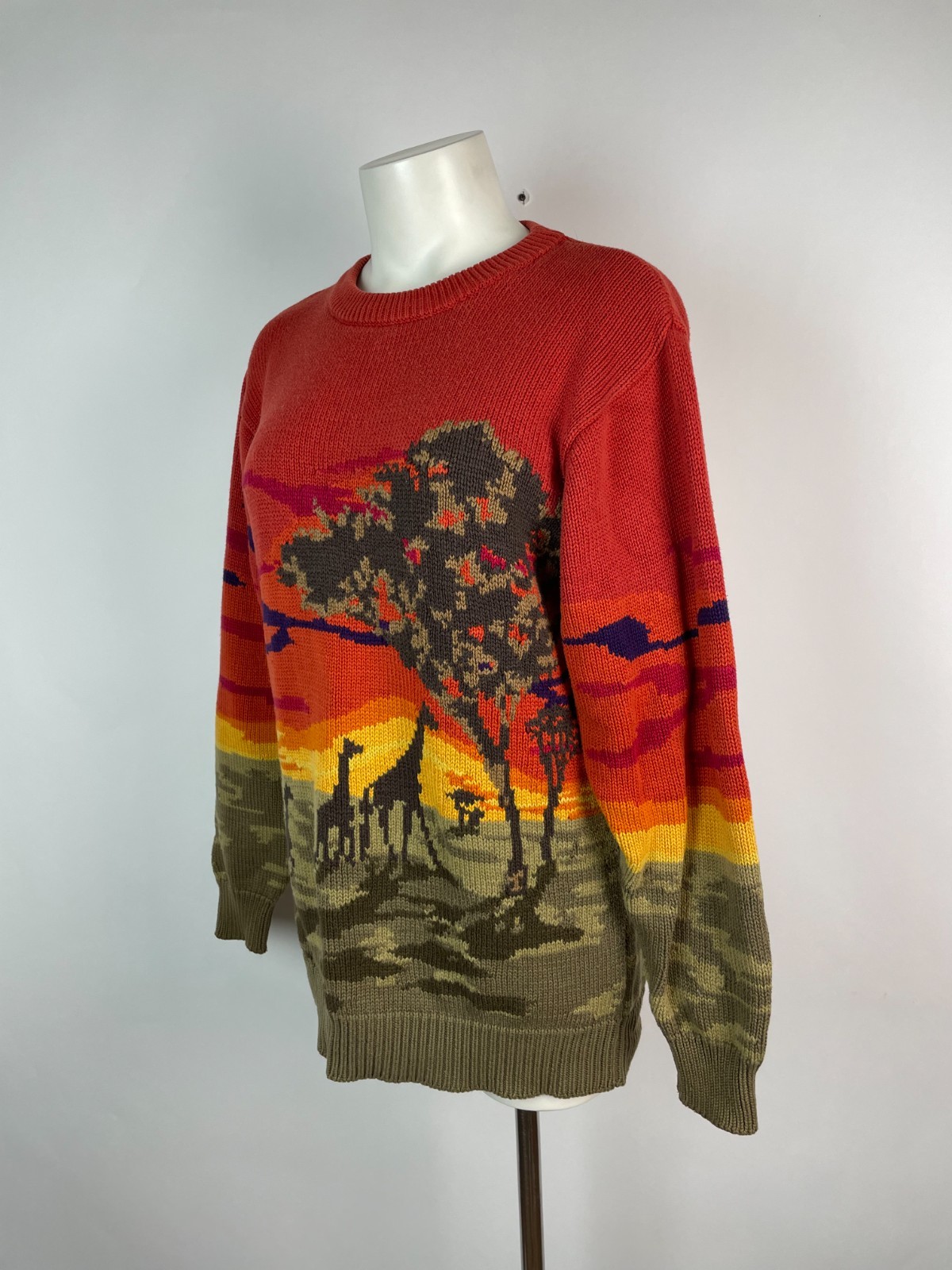 Vintage 80s Women chunky knit red orange Giraffe Safari Print crewneck Sweater S