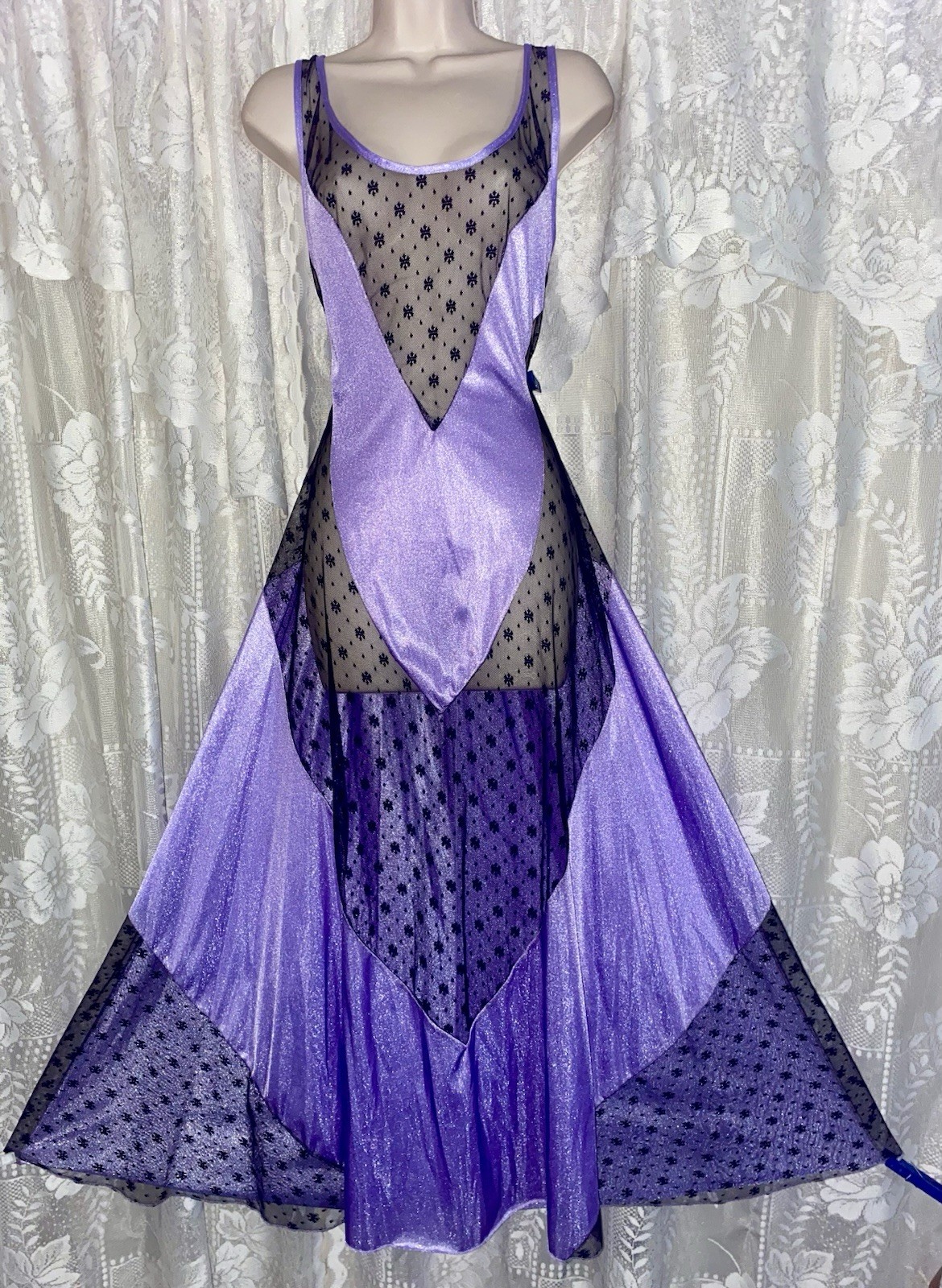 Vtg 1X Purple NYLON Nightgown Negligee Gown w Inset Chevron Black LACE USA Made