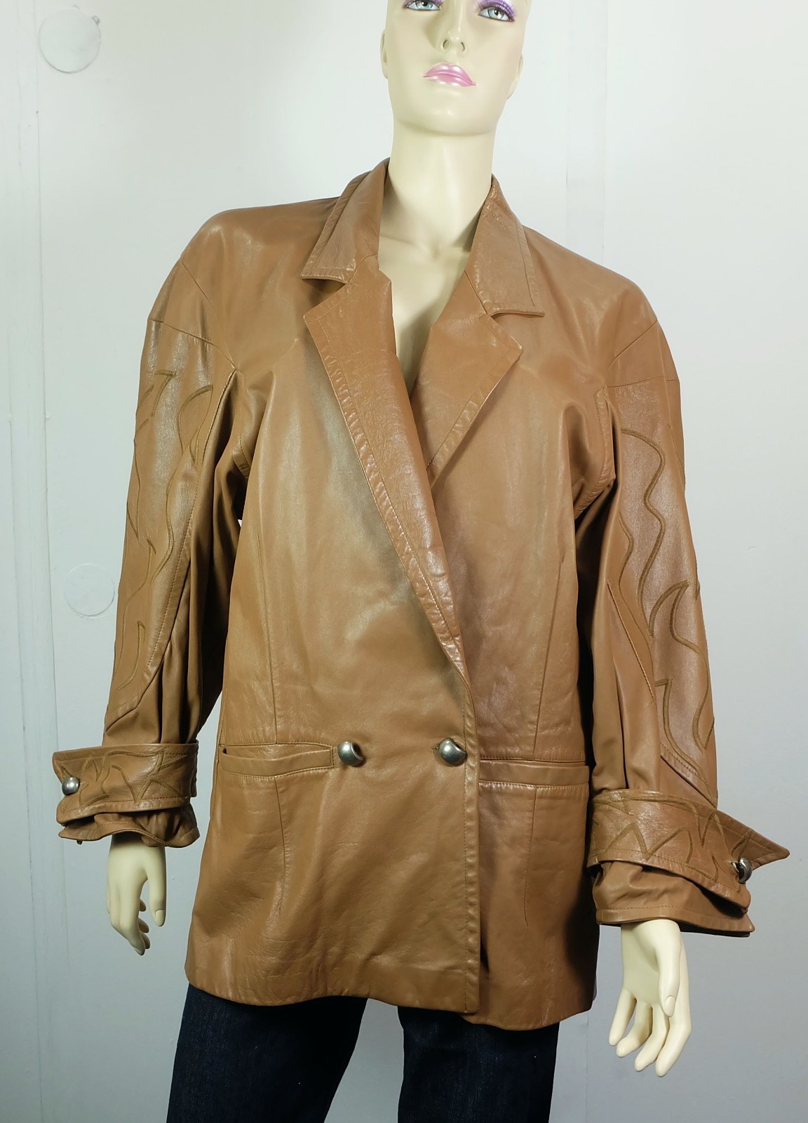 80s vintage LEATHER JACKET sz 36 caramel leather chiwitt embroidered sleeves